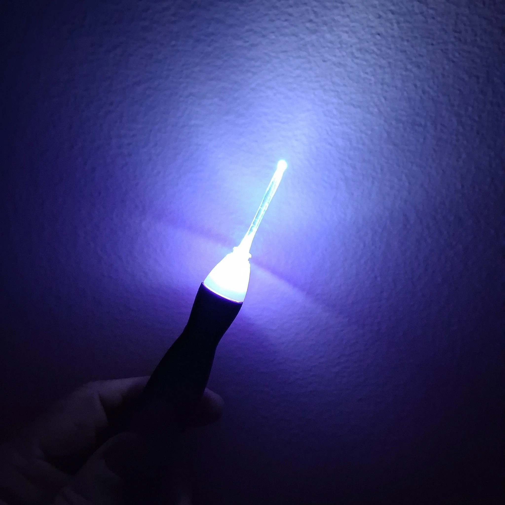 Crochet lumineux rechargeable luminous crochet hook