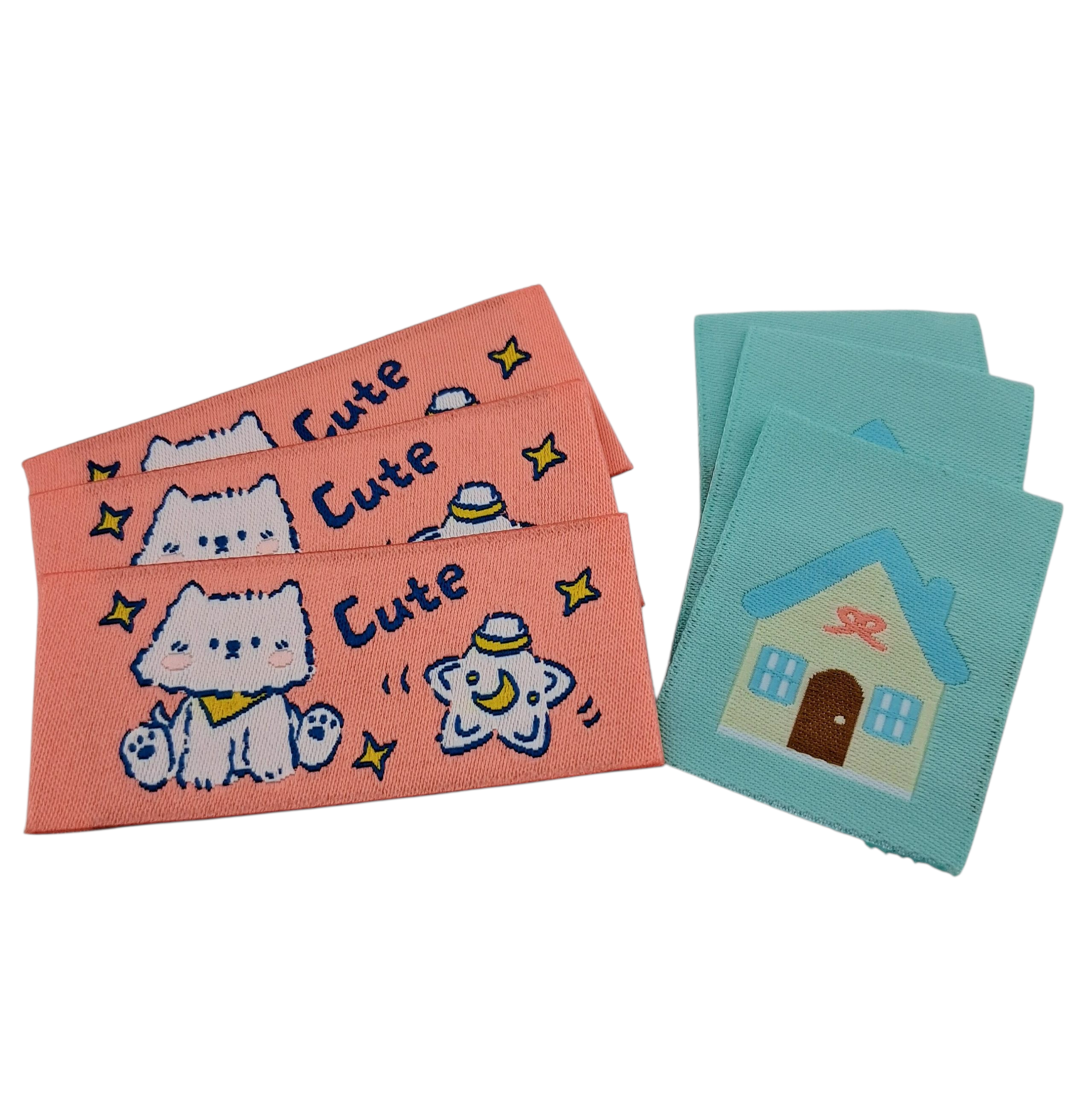 Étiquettes en tissu avec chat et maison House and cat fabric labels