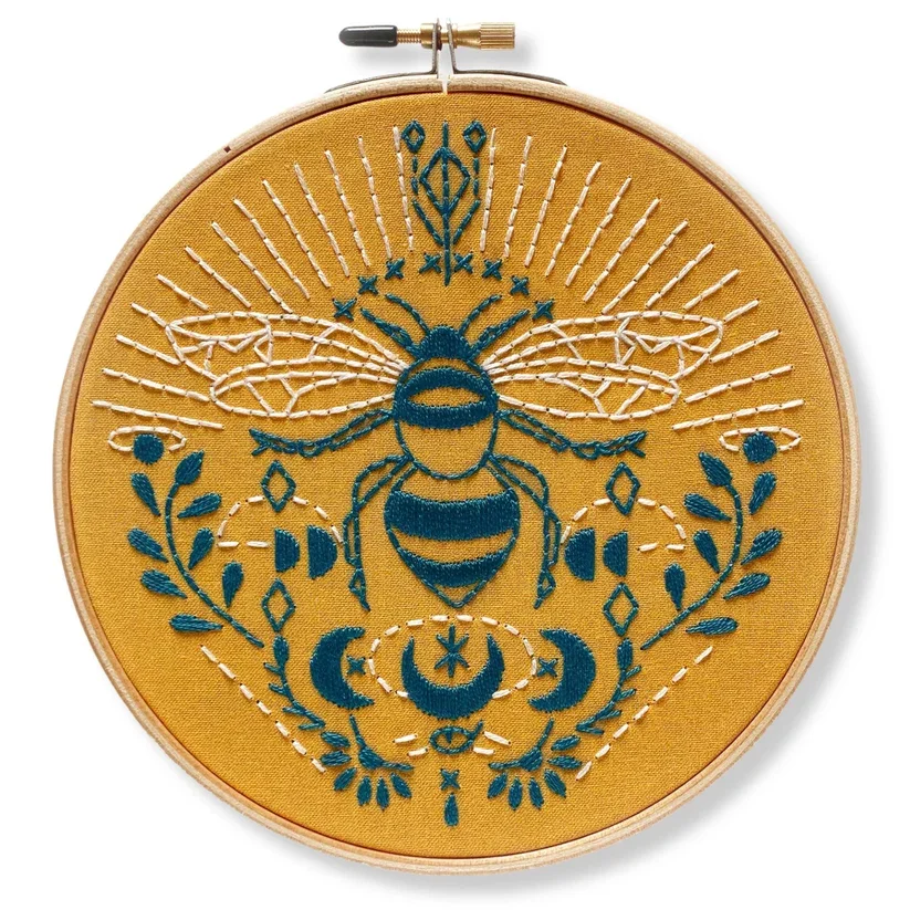Rikrack-Bee-Embroidery-Kit-Featured.webp