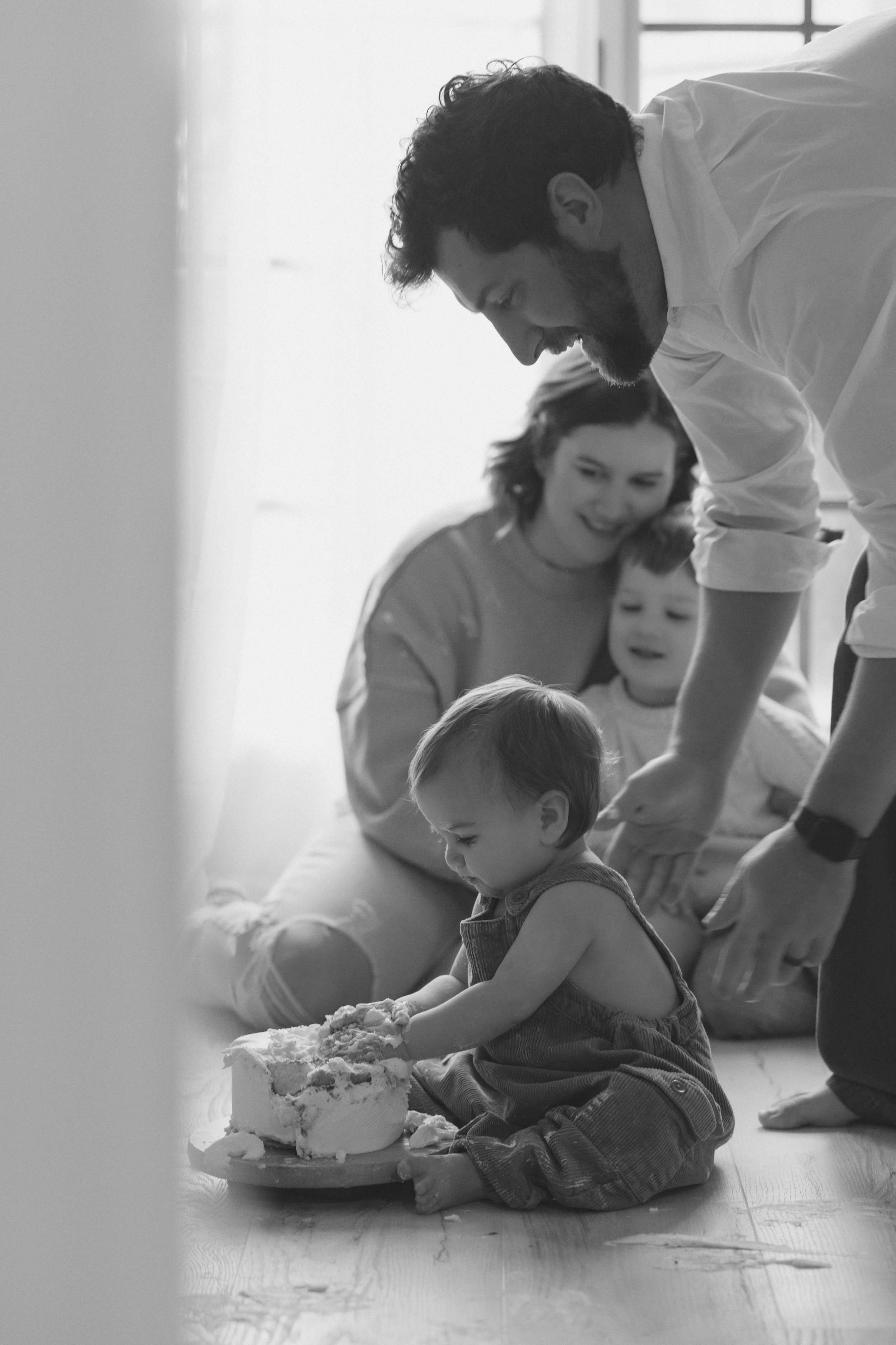 milestone cake smash portsmouth family birthday-15.jpg