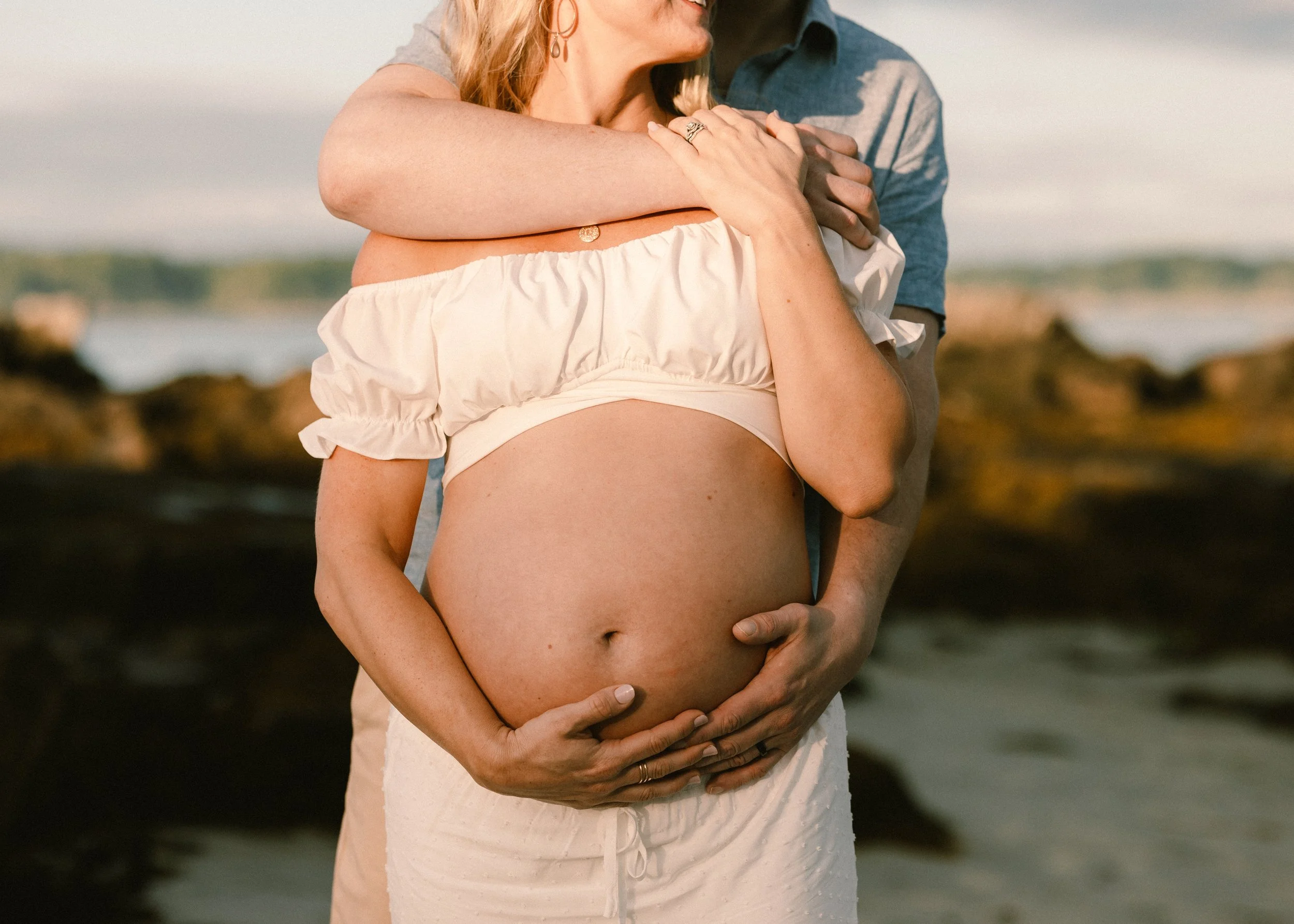 great island common maternity couple-3.jpg