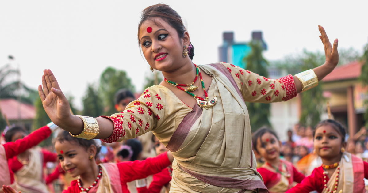 Bihu dancer in Pat silk mekhela chador, Assam