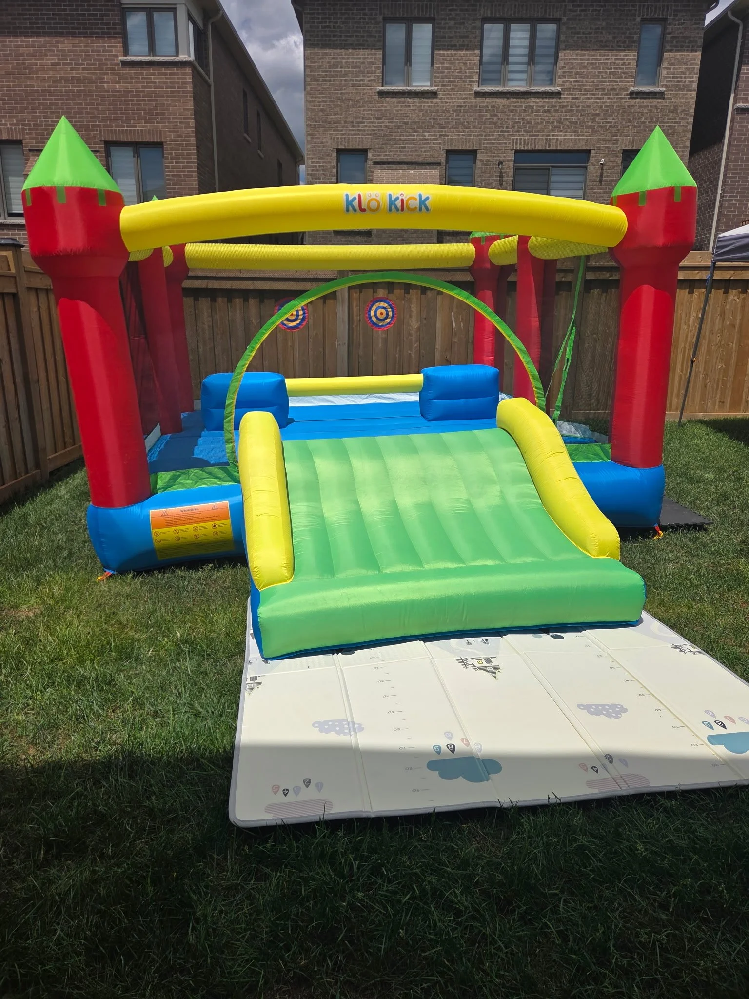 Deluxe Jumping Castle