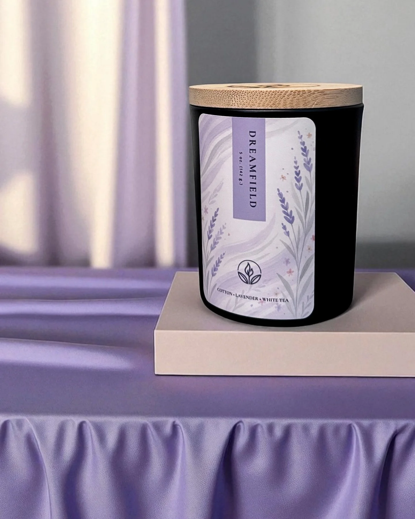 New release - Dreamfield πΏπͺ»π¨ 
Breathe in the calm. Dreamfield is an airy blend of soft sophistication and subtle lavender. It’s designed for year-round peace of mind, creating an inviting environment with notes of white tea, cotton blossom