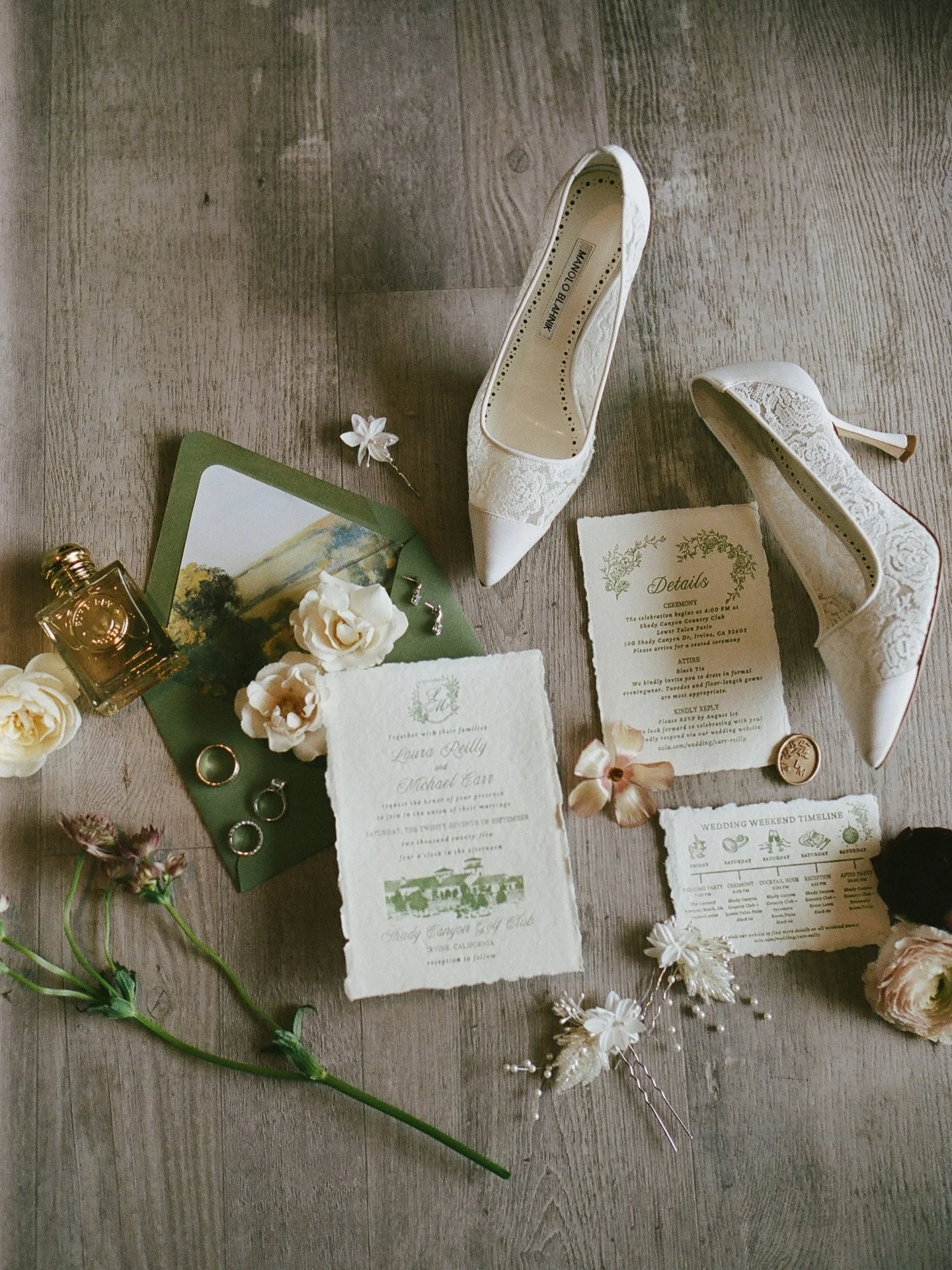 A California love story, pressed into paper 🌿
Soft light, garden greens, and timeless details, an invitation suite inspired by golden hills, quiet romance, and the effortless elegance of California.
&hellip;
Venue + Catering + Bar + Cake/Dessert | S