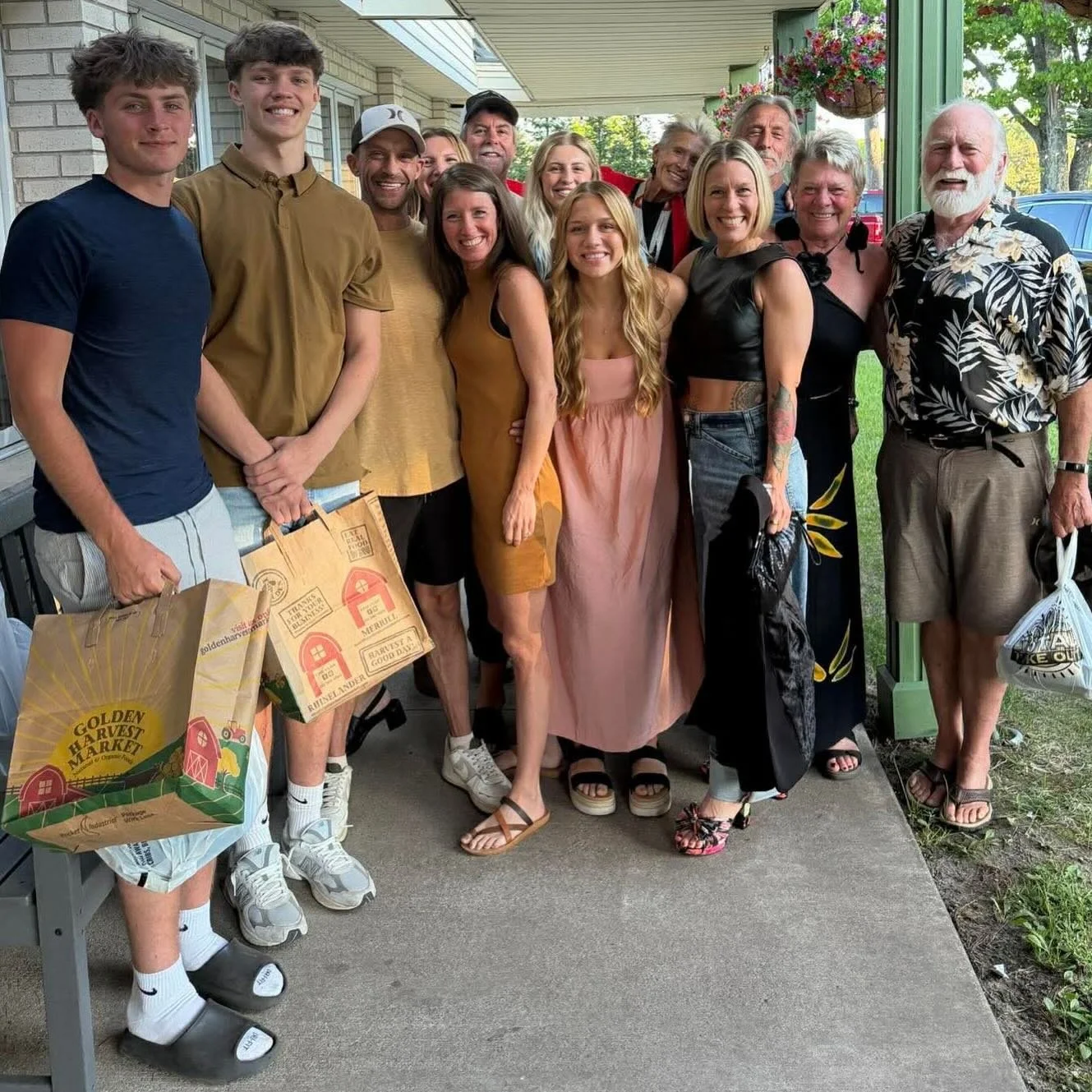 The gathering of the family. 🙌✨💛