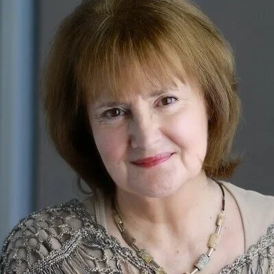 headshot Mary J. Davis.jpg