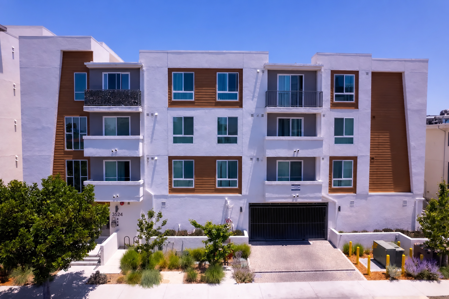 The Chesapeake, Los Angeles