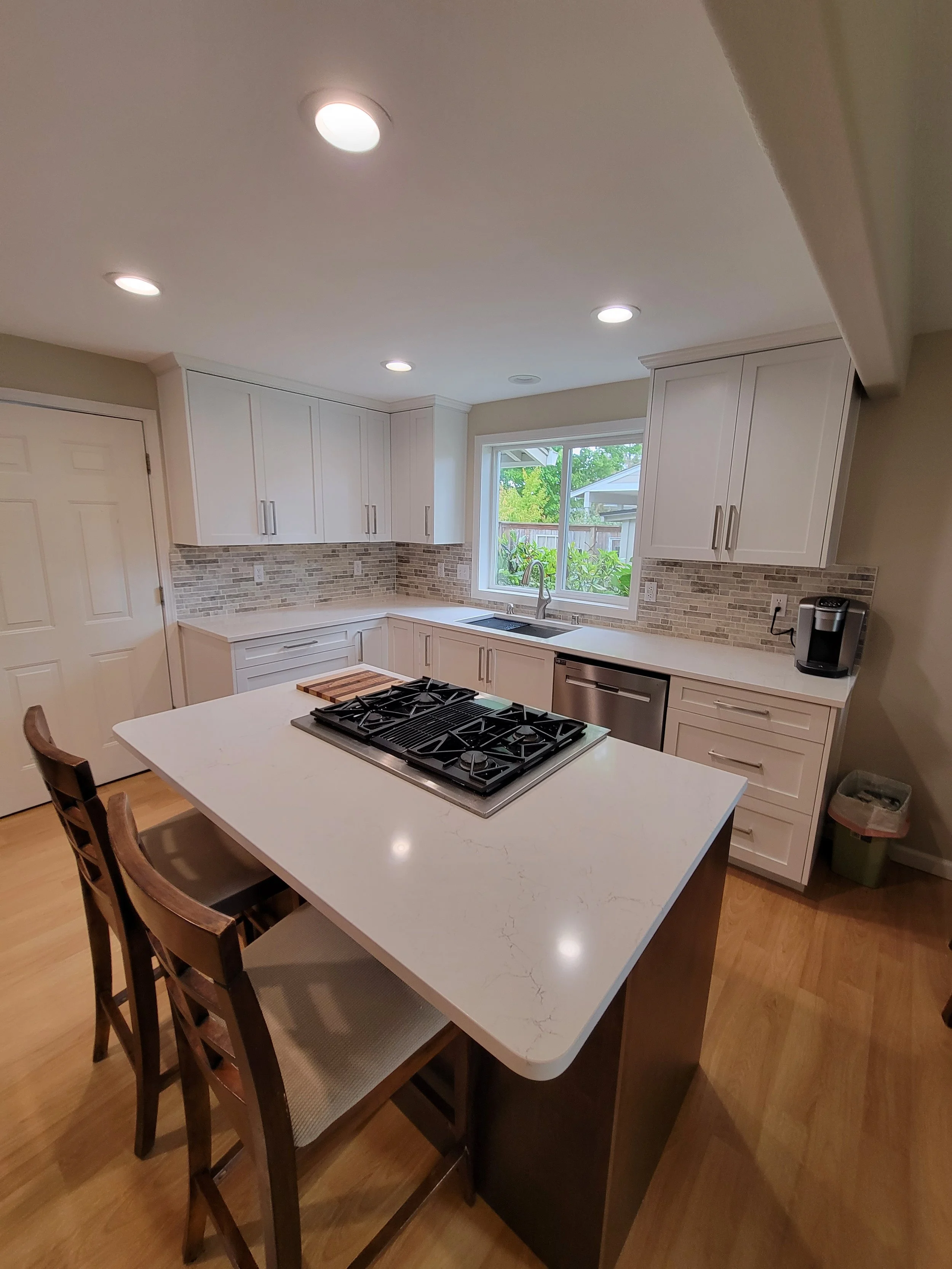 Traditional Or Transitional Kitchen Remodel in Vancouver, WA by Romanovich Construction project photo 2