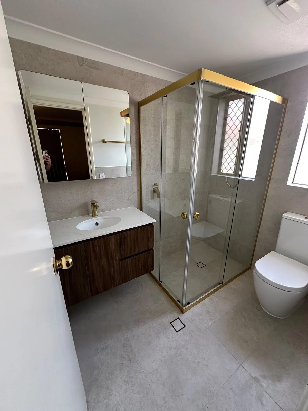 ballajura-ensuite-renovation-07.jpg