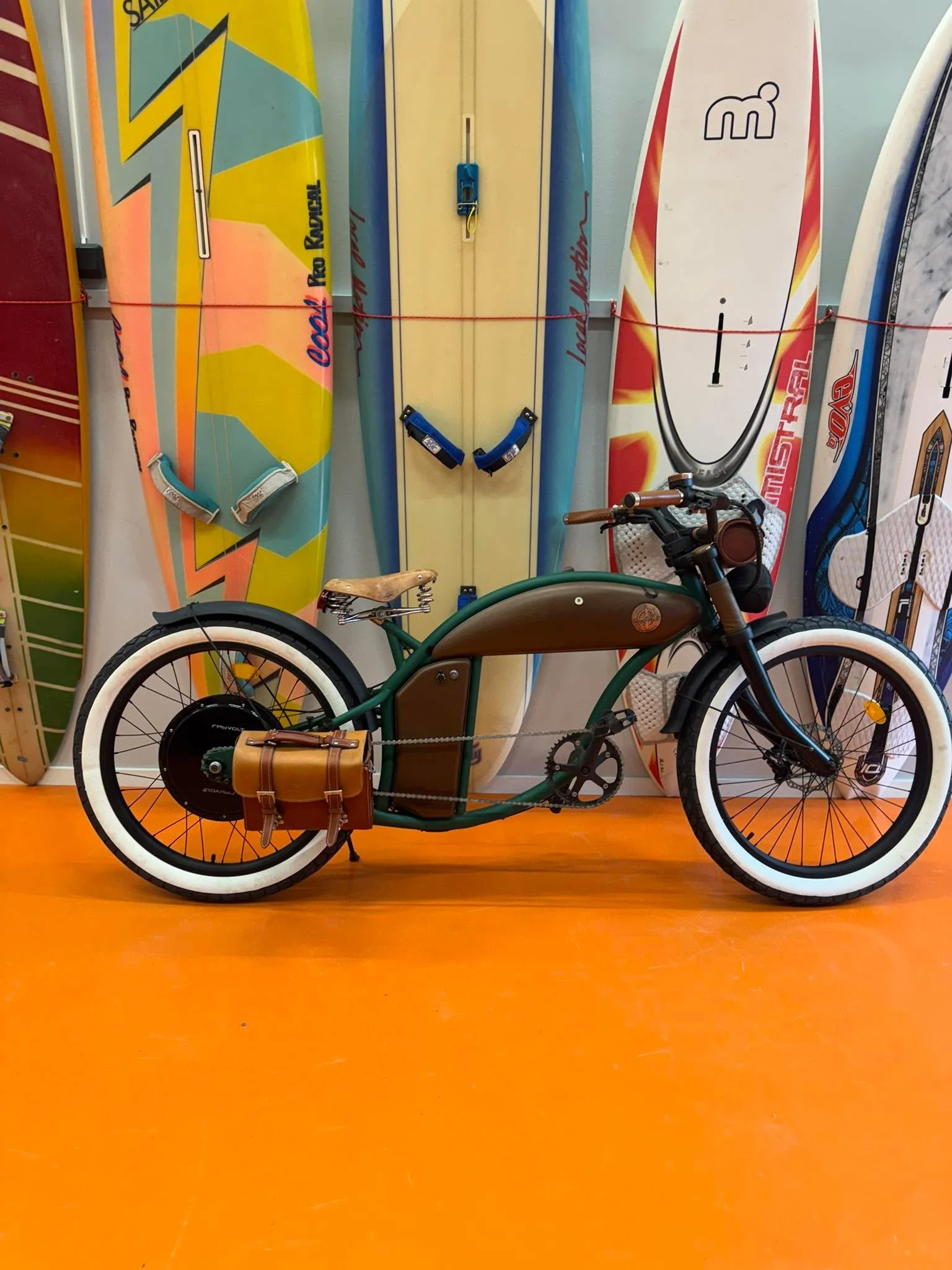 New tyre whirewall very stylish.