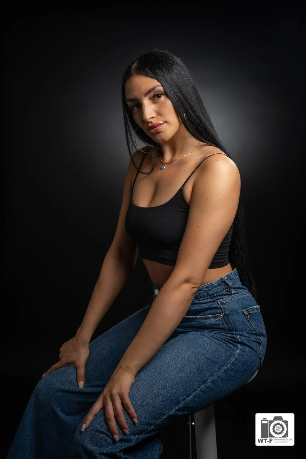 Portrait Studio -11.jpg