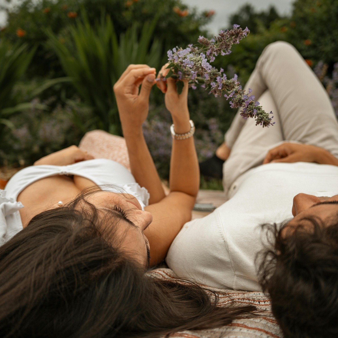 When I think about the heart of the work I do with women, especially expat women living here in Switzerland, I often see a common thread: relationships. Whether it's the relationship with a partner, a family member, or even themselves, many of the st
