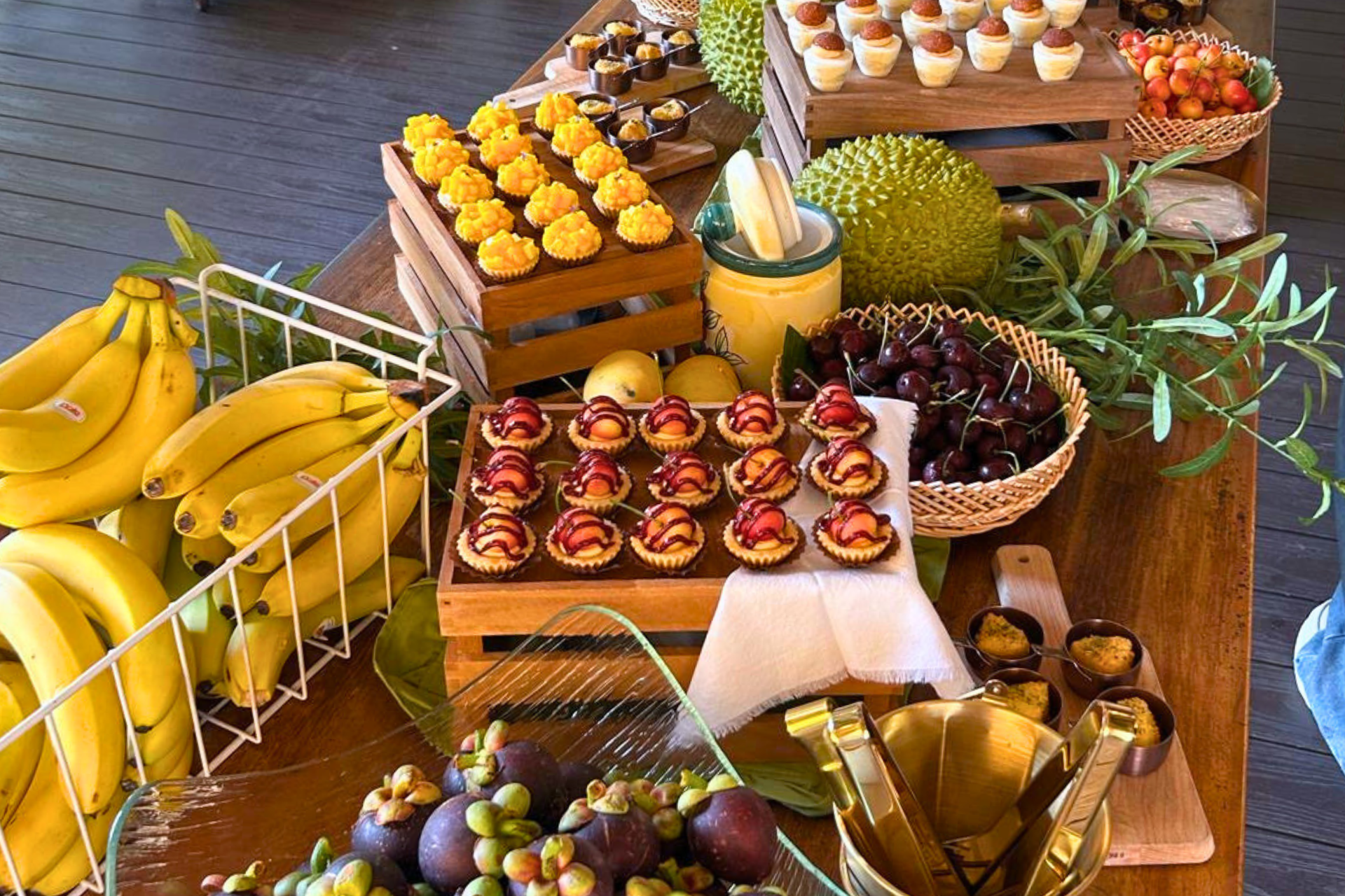 Canapes and fruits.png