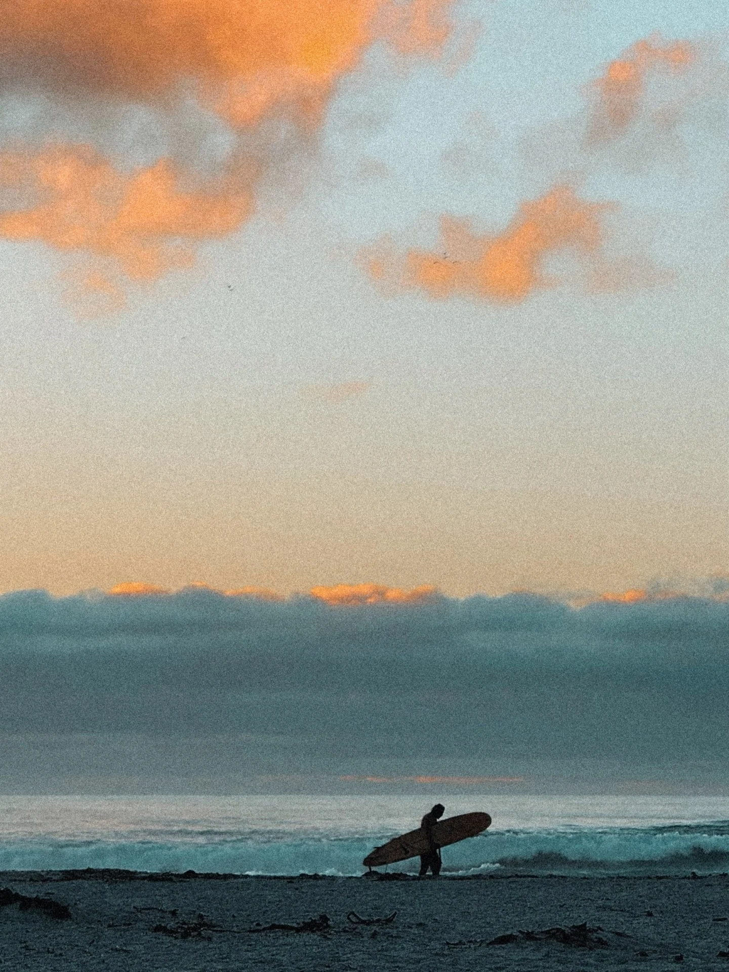 Life in the office lately&hellip; When you built a life they didn&rsquo;t understand and a career they said wouldn&rsquo;t work. 📸🫶🏼

#sportsphotographer #capetownphotographer #capetownphotography #capetownlife