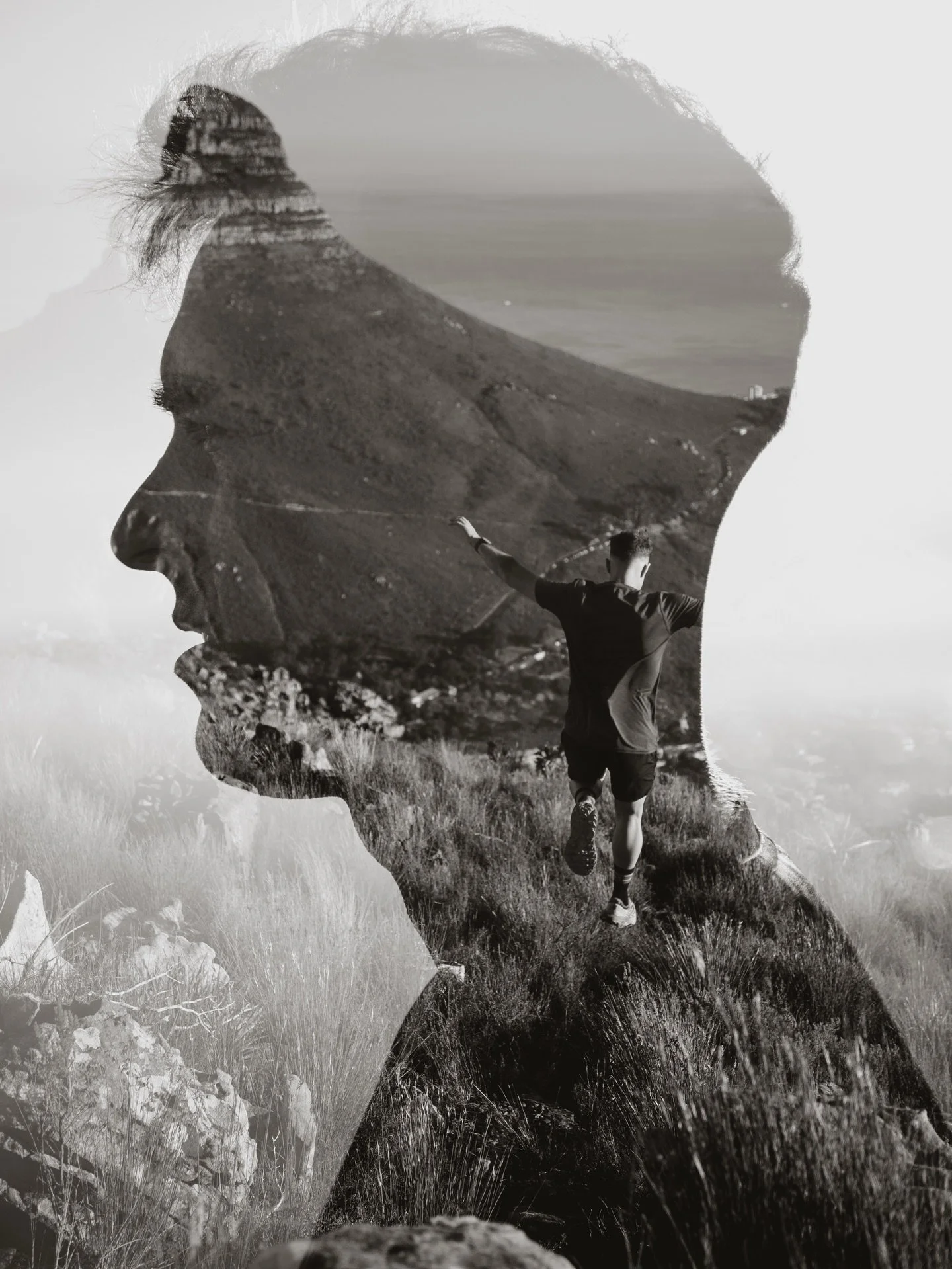 Between&hellip;

#trailrunninglife #trailrunner #capetownlife #capetownliving #sportsphotographer