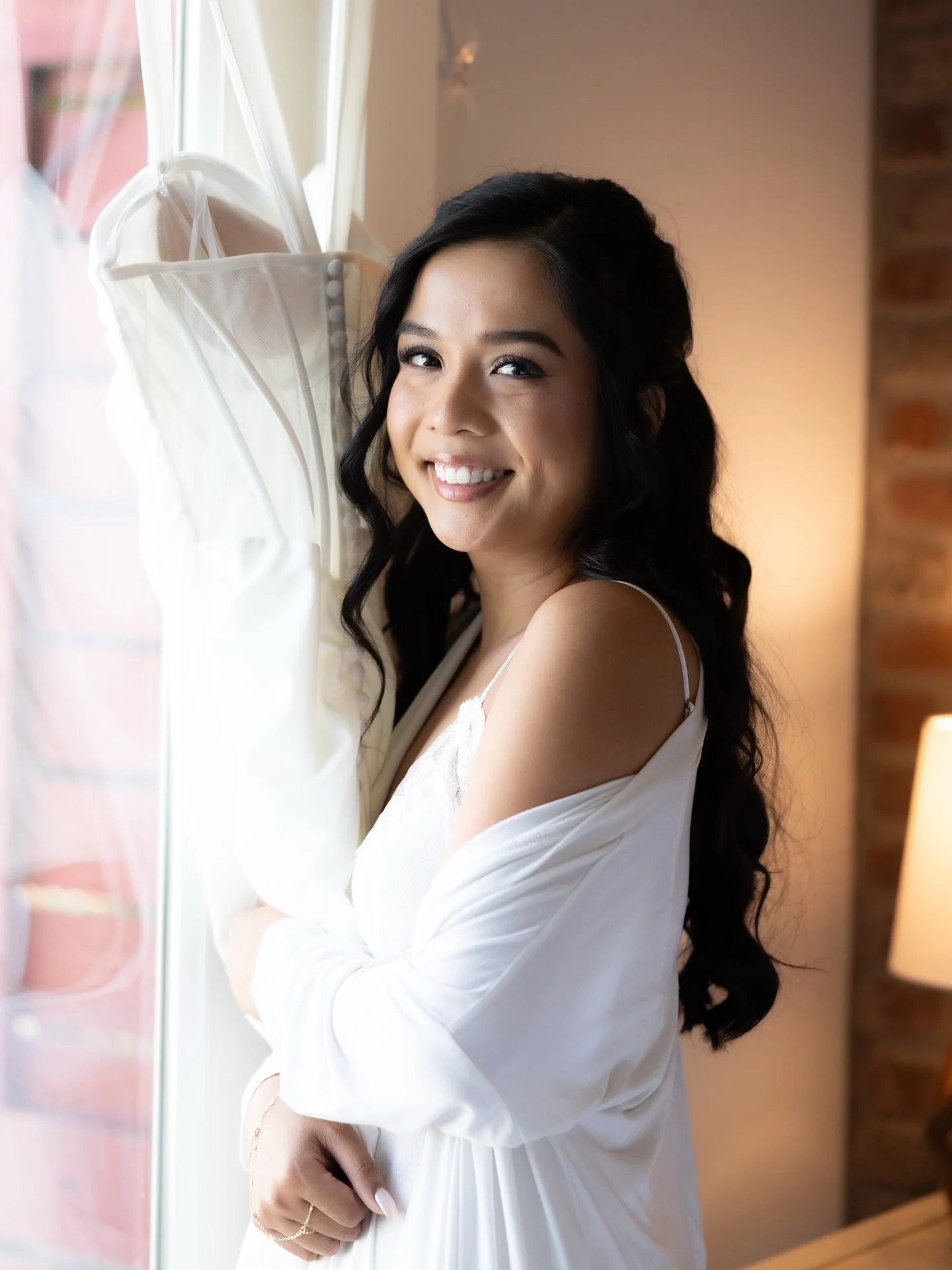 &ldquo;Capturing the moment before &lsquo;I do&rsquo;&mdash;where dreams begin and love takes center stage. ✨💍 

#BridalMoments #weddingday #wedding #weddings #bride #softglammakeup #bride2025 

Beautiful Bride: Algrae
Hair &amp; Makeup: @allurebrid