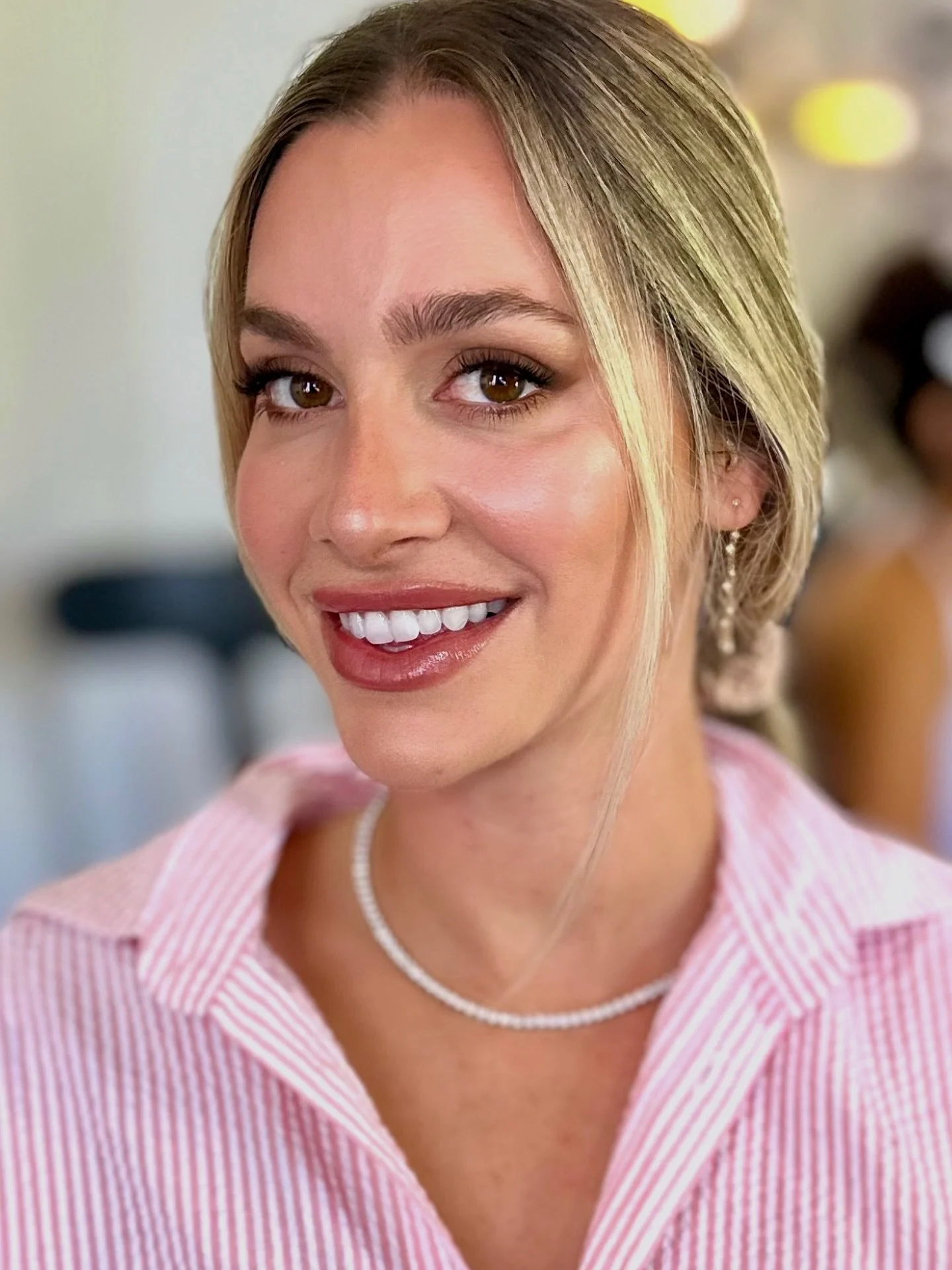 She loves this flawless, radiant look! Soft tones perfectly enhance her natural beauty, ideal for a bridesmaid.

#bridesmaidsmakeup #makeupartist #makeuplooks #weddingday #softmakeuplook #hairstylist #bridal 

Makeup by Me for @samarabeautysb