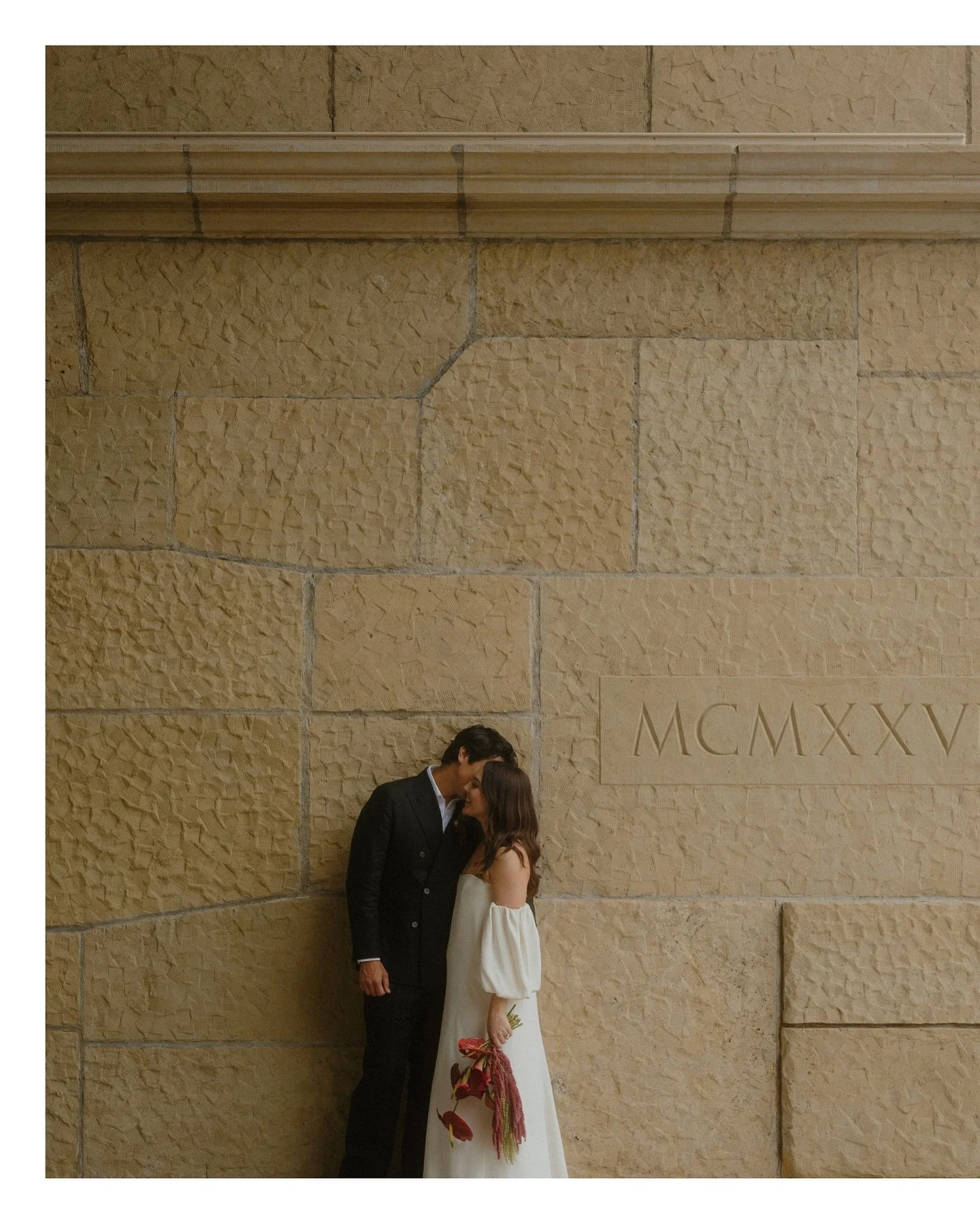 ✨A beautiful day to celebrate Ciro &amp; Ali's Santa Barbara wedding with the stunning yet simple elegant look captured in these beautiful photographs✨

@allurebridalbeauty 
@jackcrowbuckley 
@kamperett
@sistergoldenhair2 
@zephyrandtide 

#elopement