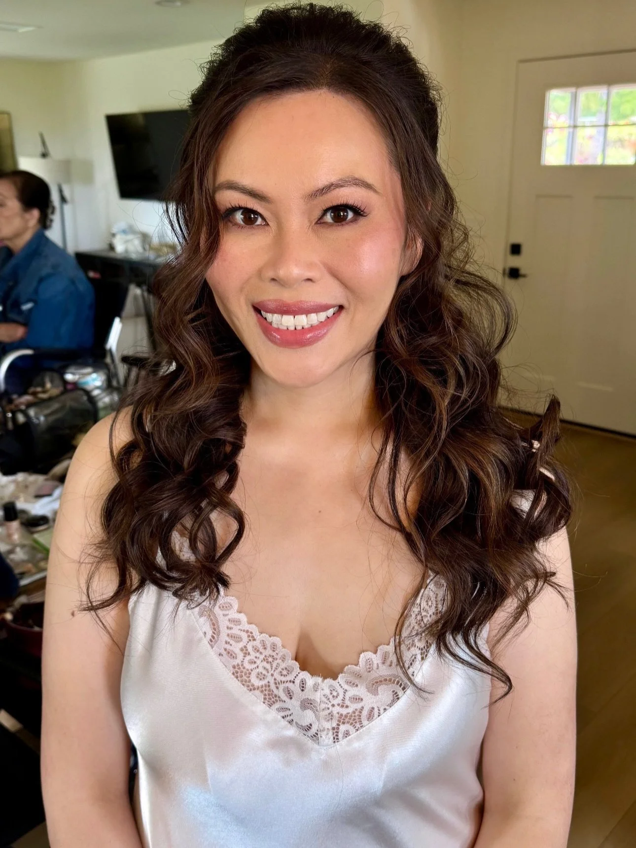 When you see your bride the second time around for her big day🤍. Just glowing and lovely!!

Hair &amp; Makeup
for @samarabeautysb 

#bridalinspo #briadal #bridalook #weddingday #makeupartist
