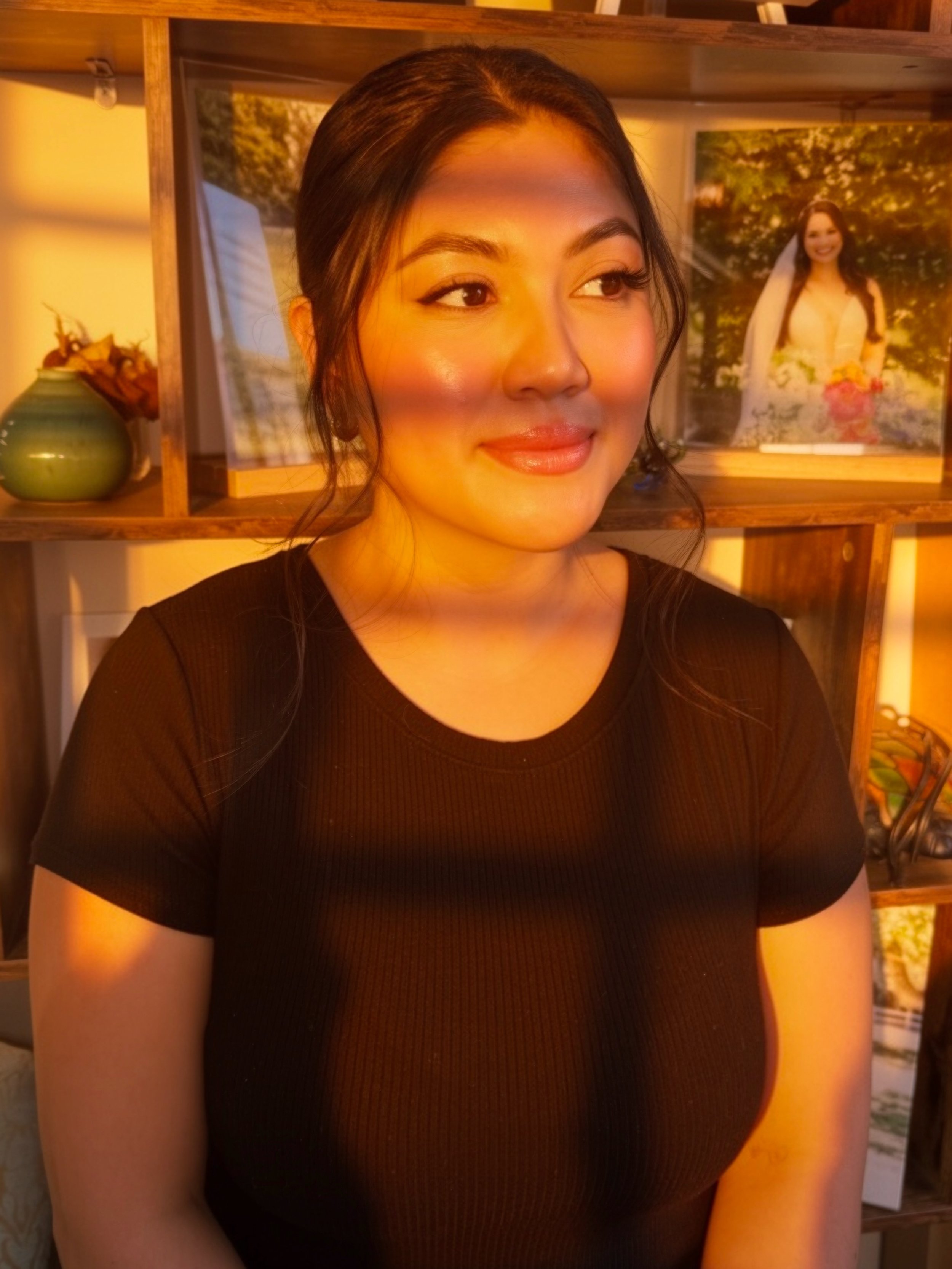 Love this golden hour look for a preview of my upcoming bride by #prequel. Still showcasing natural beauty and glowy makeup. 🤍

bride @yiancheee 
makeup @allurebridalbeauty 

#makeup #bride #preview #glowyskin