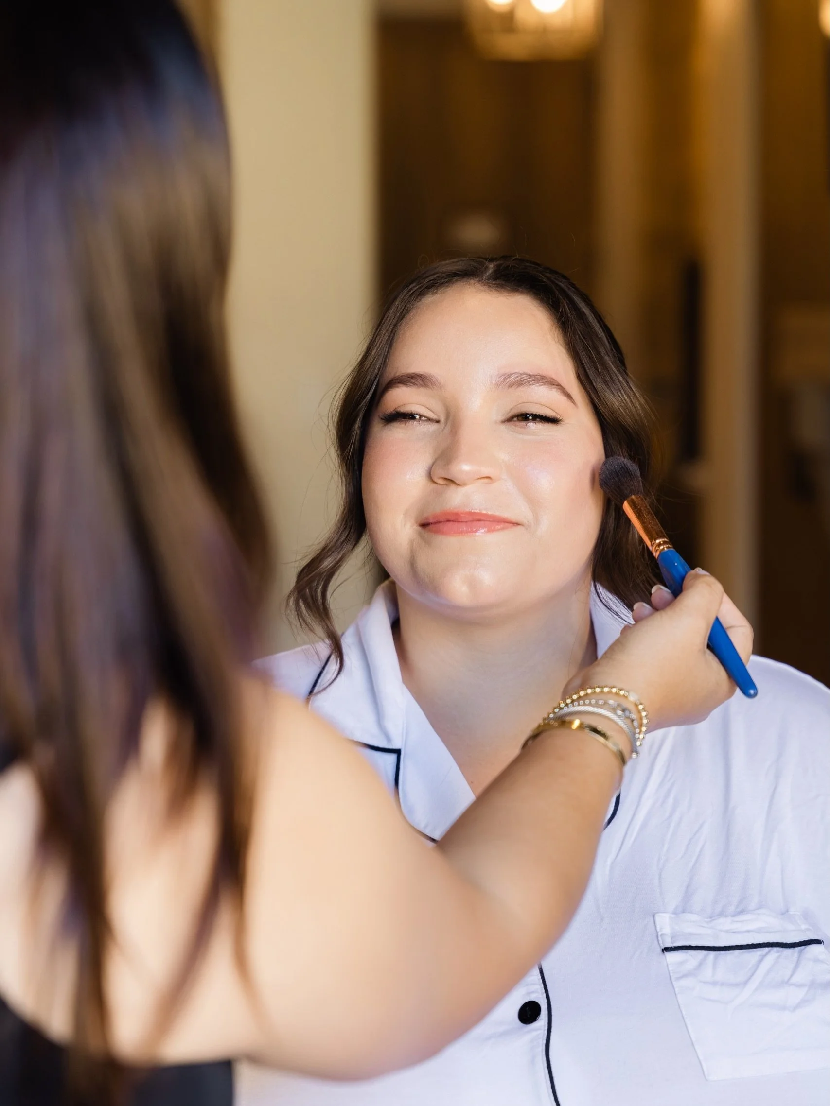 ✨&rdquo;Powered by love and bridesmaids&rdquo;.✨
 🤍Owen &amp; Sophia 🤍

#weddingday #wedding #bride #naturalmakeuplook #softmakeup 

venue @westlakevillageinn 
beauty @allurebridalbeauty
