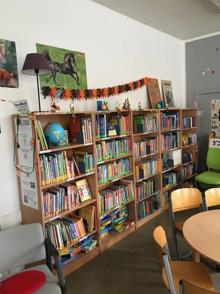 HP-FV-Bücherwand.jpg