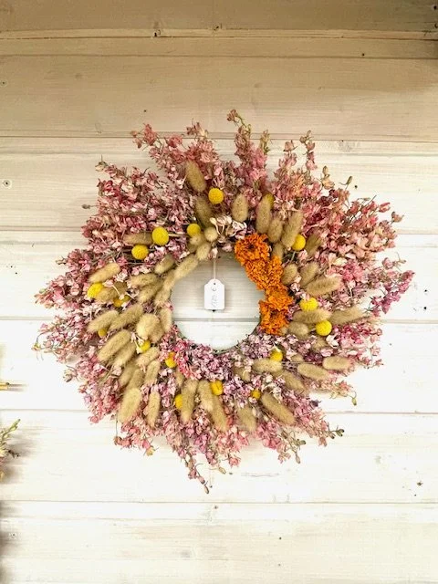 Octobre rose couronne fleurs séchées (2).jpg