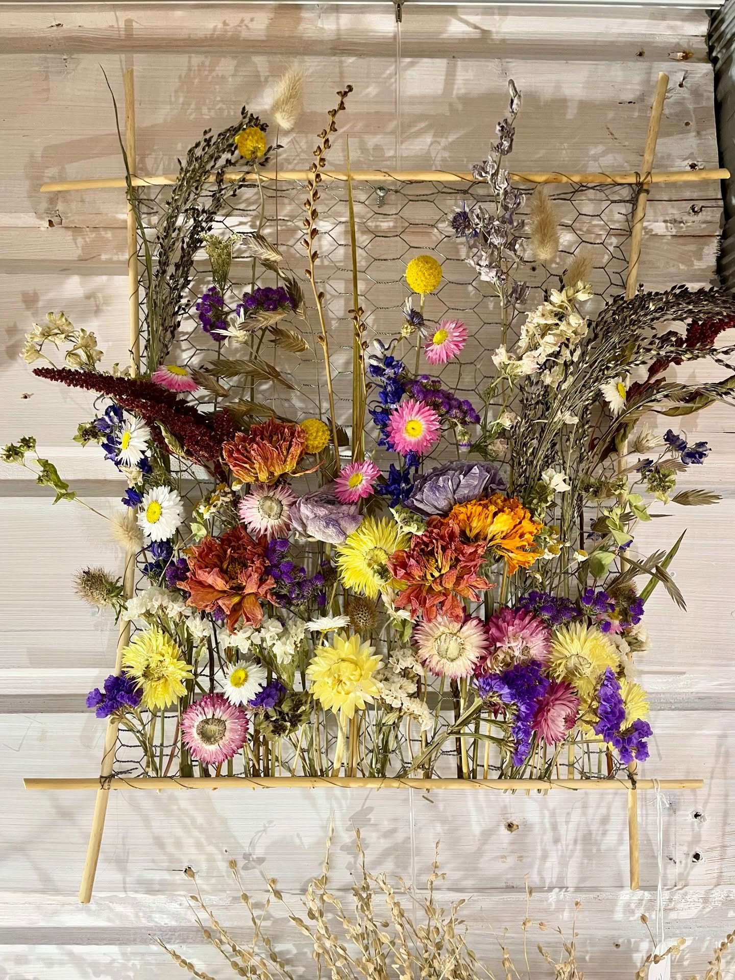 ✨ Tableaux PRAIRIE FLEURIE ✨
Derni&egrave;re semaine d&rsquo;exposition &agrave; la boutique @lesadroits &agrave; Ambert (mardi &agrave; samedi de 10h00 &agrave; 13h30 et de 14h30 &agrave; 19h00).
.
79&euro;
.
Disponibles &eacute;galement sur le site