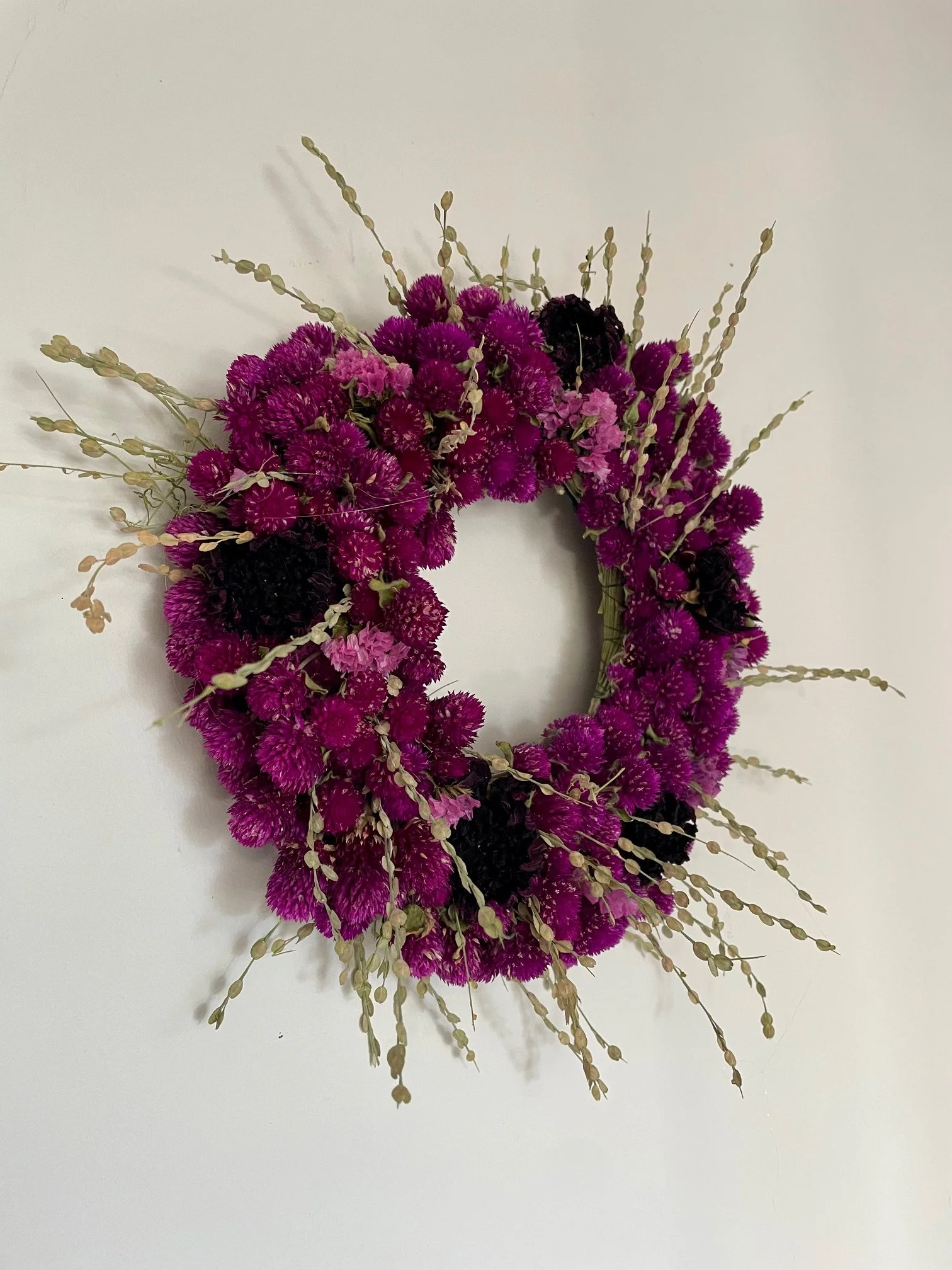 Couronne de fleurs séchées "Gomphrena Royale"