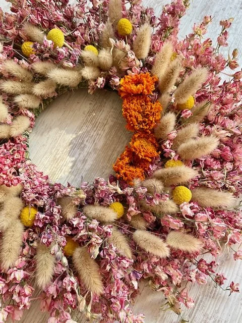 Octobre rose couronne fleurs séchées (7).jpg