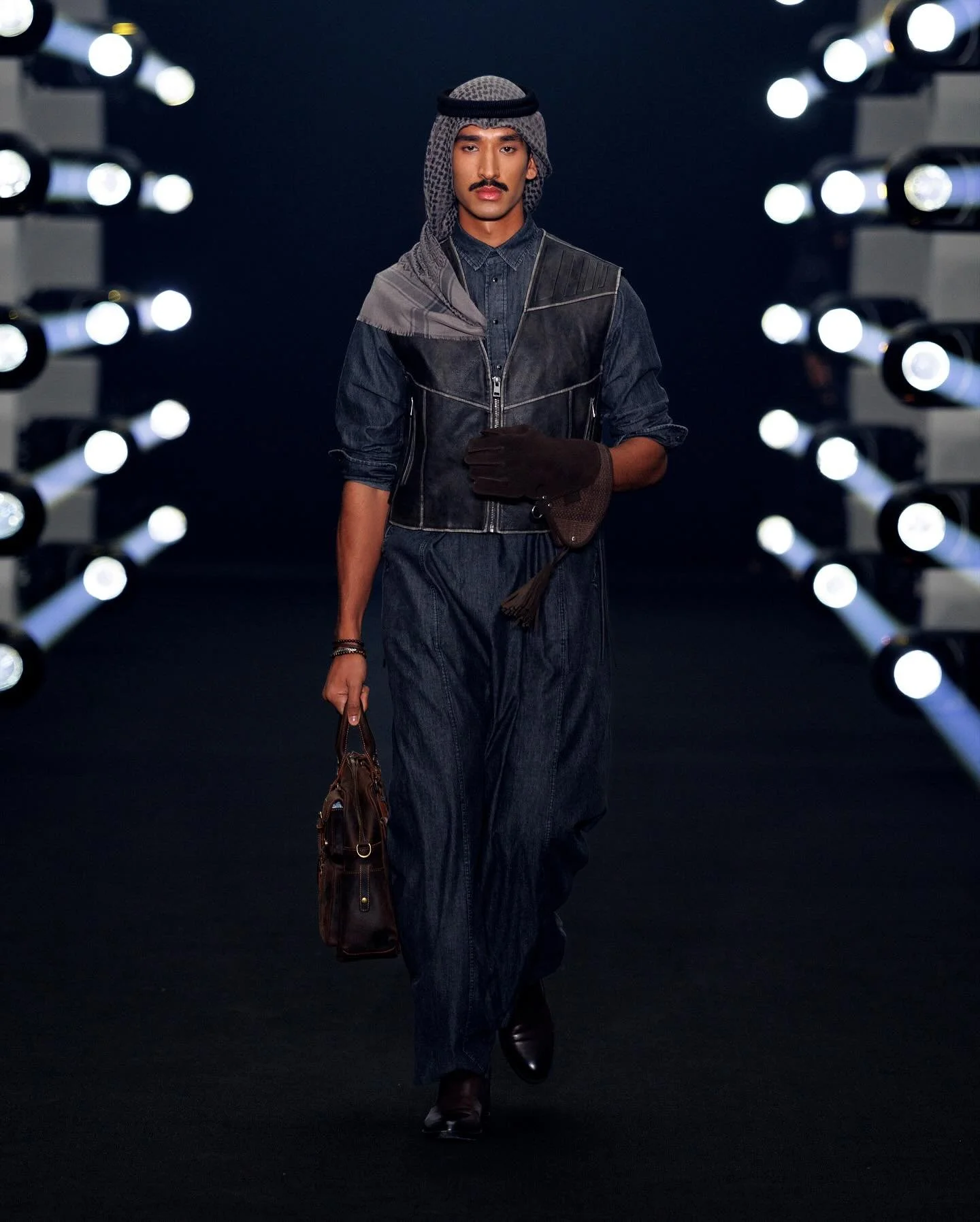 Day 4 at Riyadh Fashion Week ✨🇸🇦 Runway Shows spotlighted exceptional talent and storytelling, with each look a unique expression of creativity and culture.

#riyadhfashionweek #hfaconsultancy