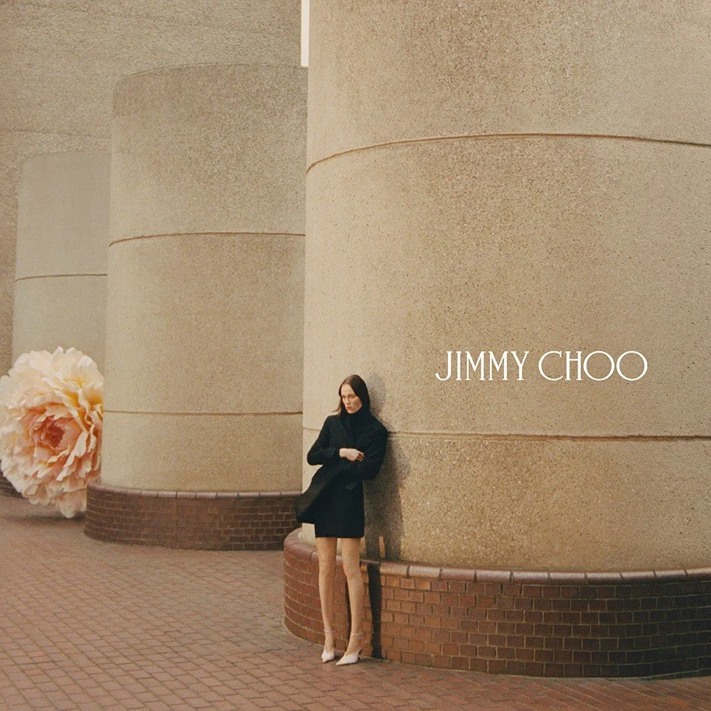 Les Fleurs ⁠
Jimmy Choo introduces the Spring 2026 women&rsquo;s campaign.⁠
Where reality meets fantasy and modern femininity takes shape.⁠
@ Jimmychoo⁠
#JimmyChoo #LesFleurs #Spring2026 #HFAConsultancy