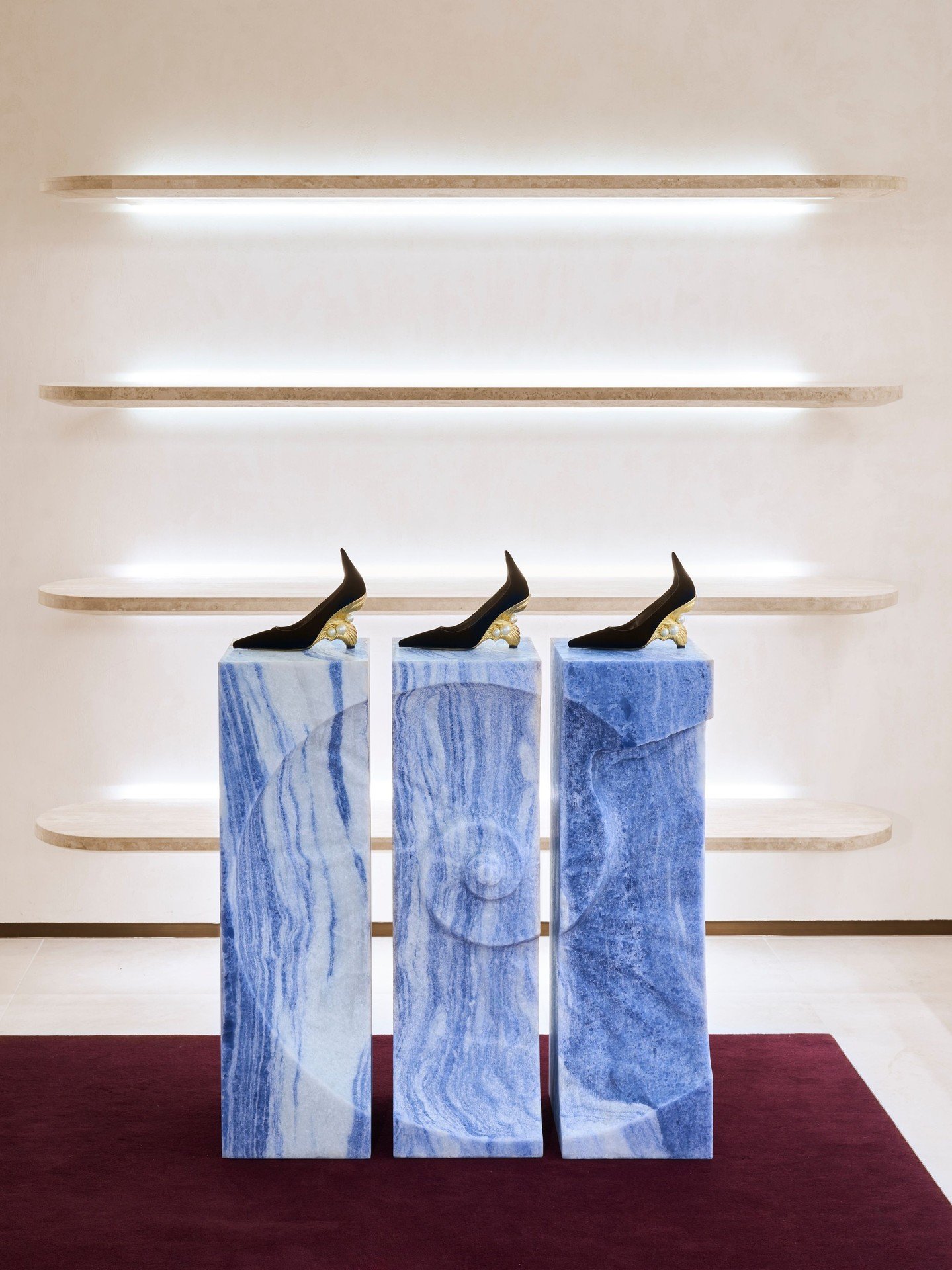 Celebrating 30 years of Jimmy Choo 👠⁠
⁠
Jimmy Choo unveils its redesigned Mall of the Emirates boutique alongside the launch of its Pearls of Wisdom capsule collection, celebrating the brand&rsquo;s 30th anniversary. The refreshed space blends moder
