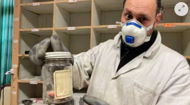 Une météorite au Prytanée? [Le Main Libre] 