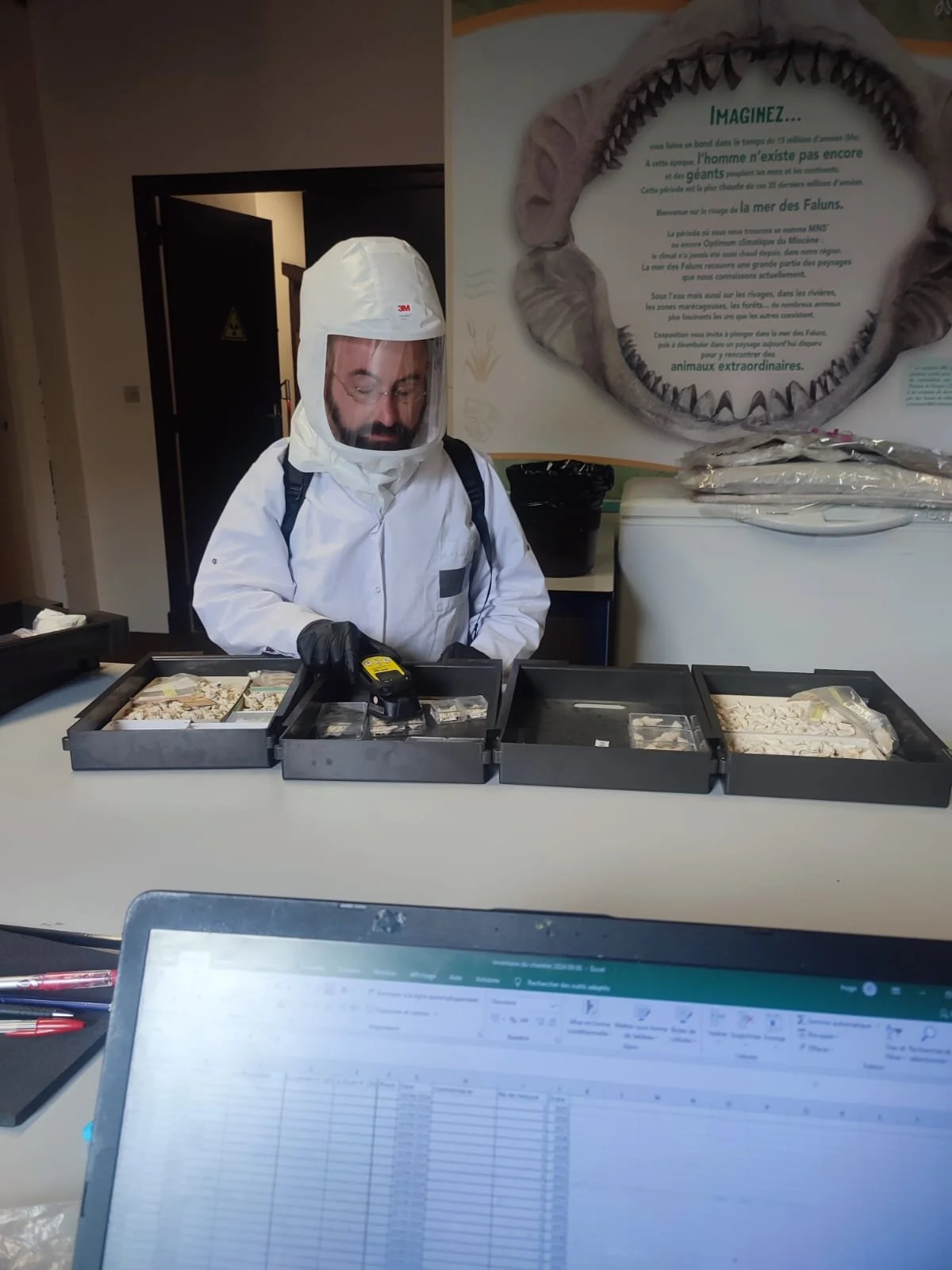 La radioactivité dans les collections : Le bon geste sécurité #4
