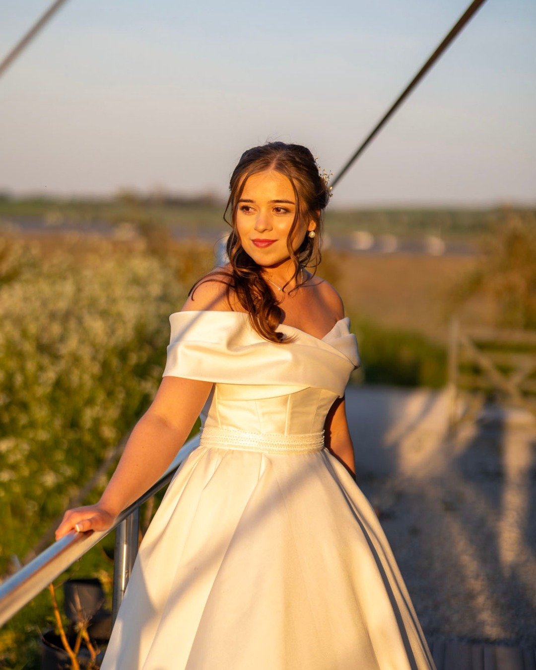 A Truly Unique Waterside Wedding Venue in Kent

Leven is Strijd offers an intimate, personal and unforgettable setting for weddings, blessings and handfasting ceremonies.

Hidden along the Medway Estuary, this exclusive-hire riverside venue blends na