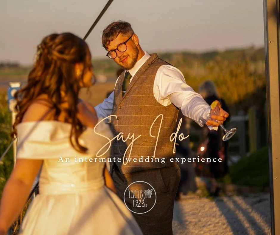 Leven is Strijd offers a refined, intimate wedding experience where every detail is curated with care.

From a glass-fronted ceremony space overlooking the River Medway to an elegant dining experience aboard a historic Dutch barge, your day flows eff