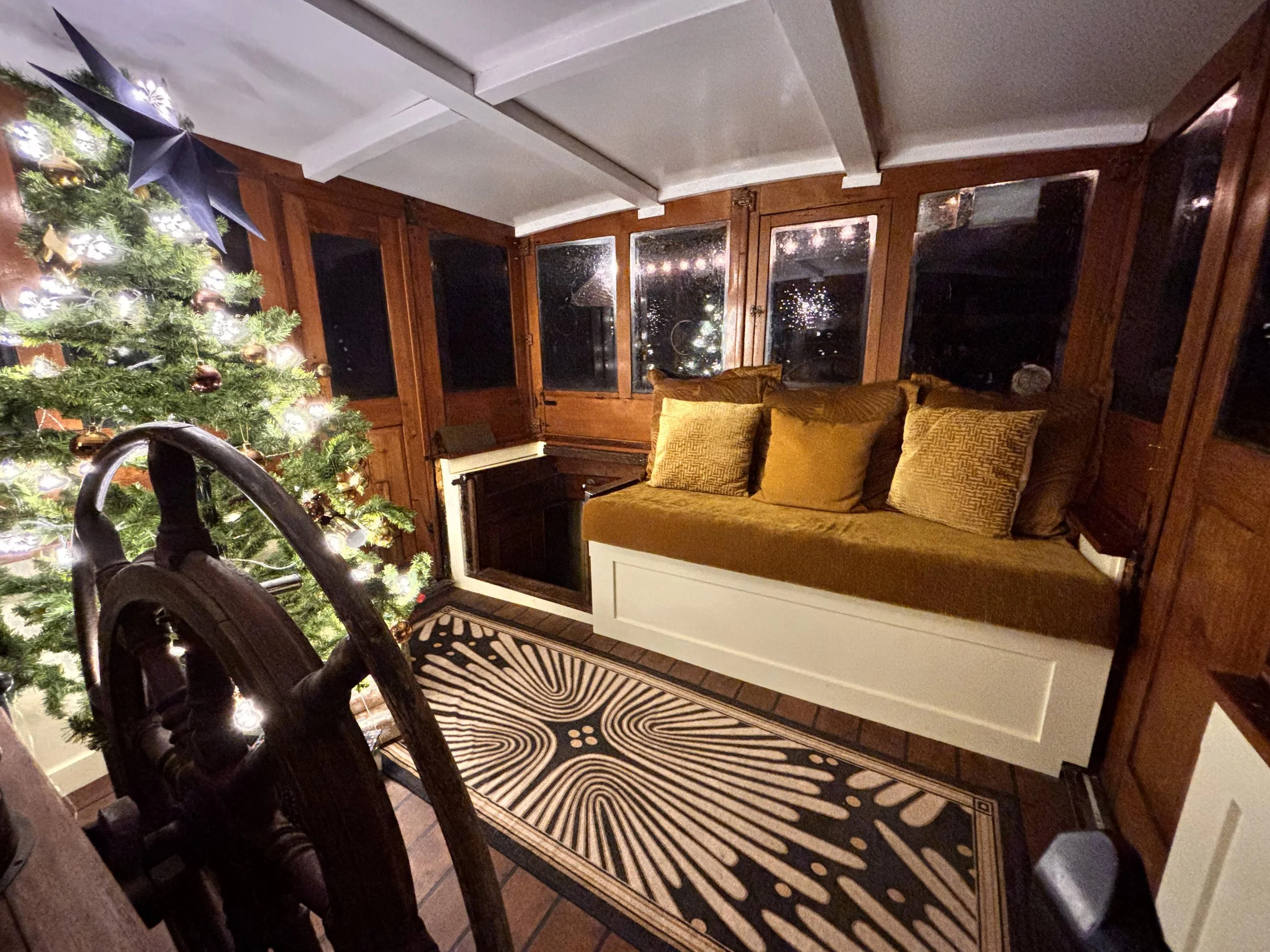 Leven is Strijd - The Wheel House - Dutch Barge Venue