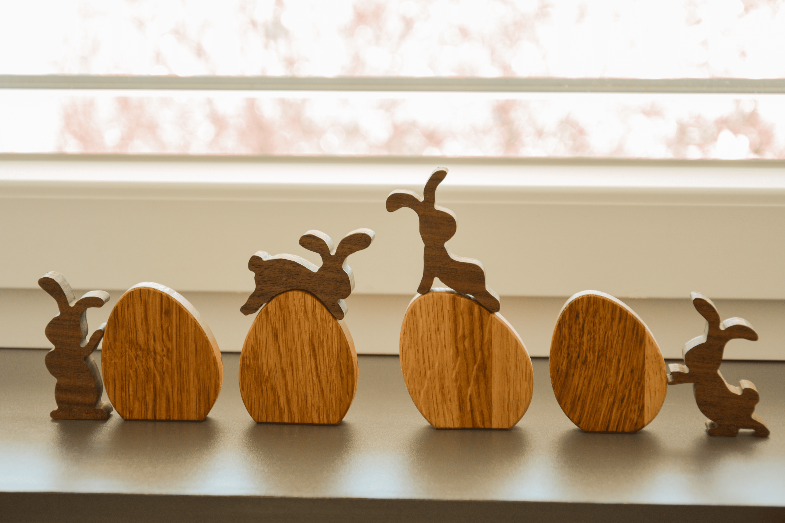 Hoppel & Holz – Handgefertigtes Osterdeko-Set aus Eiche- und Walnussholz