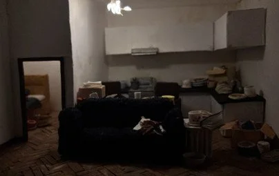 Smerige kamer destran.jpg