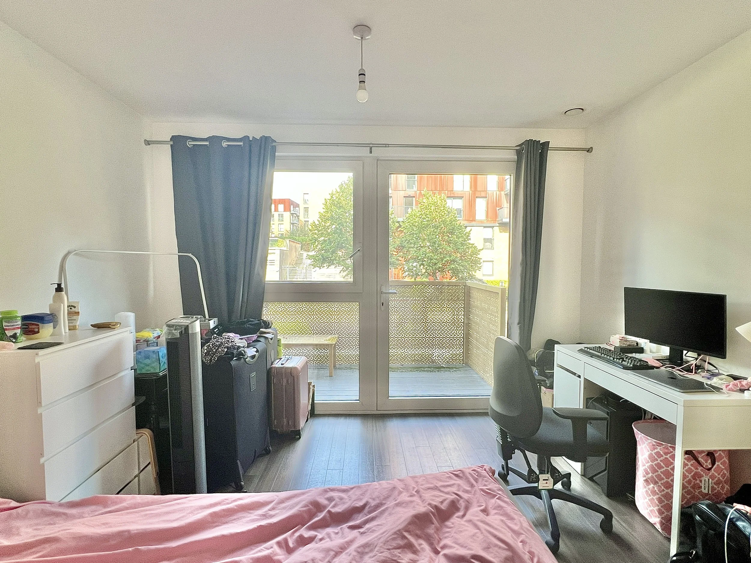 2 Bedrooms Flat - Copenhagen Court
