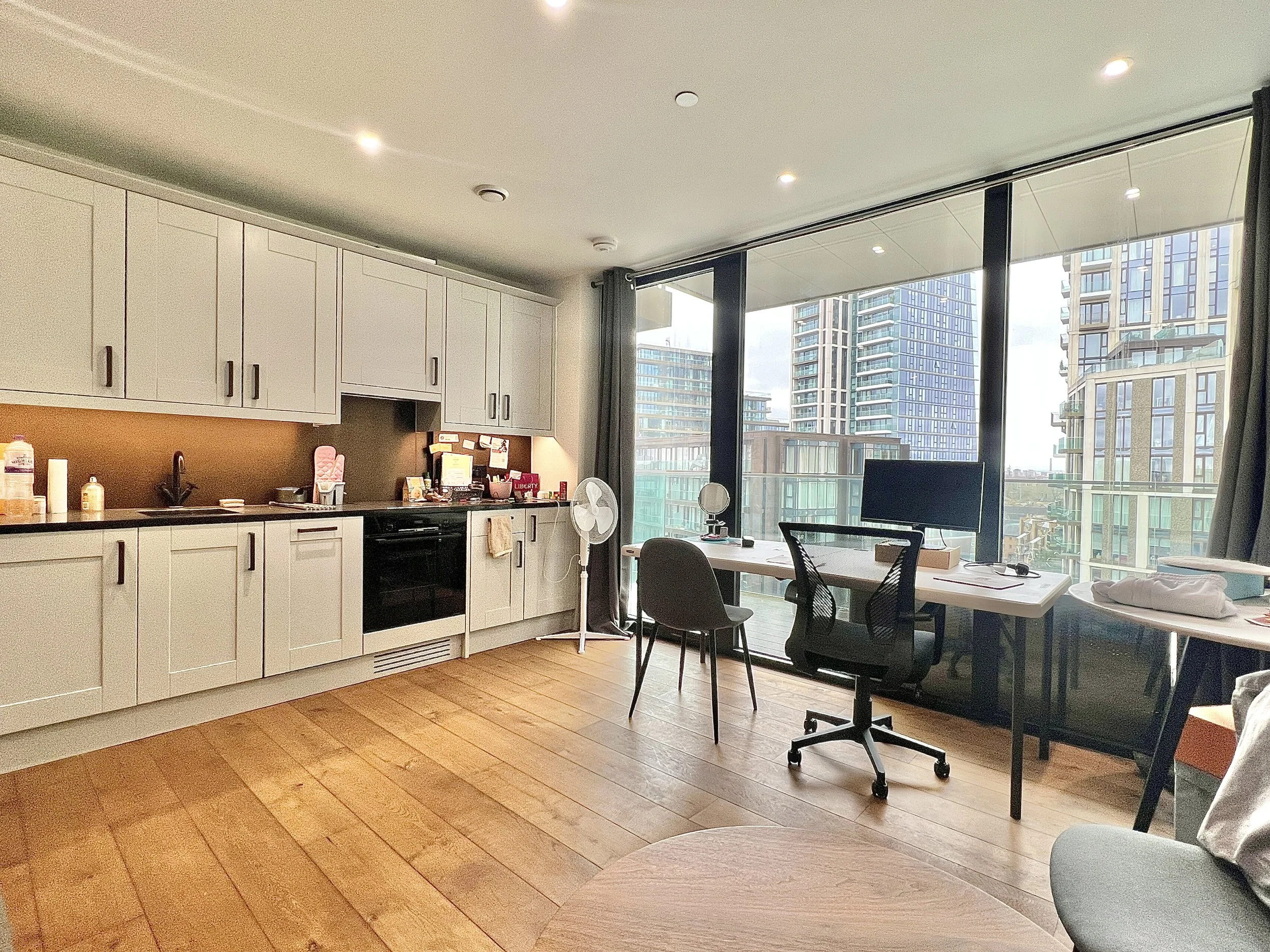 10th floor 1 bedroon flat