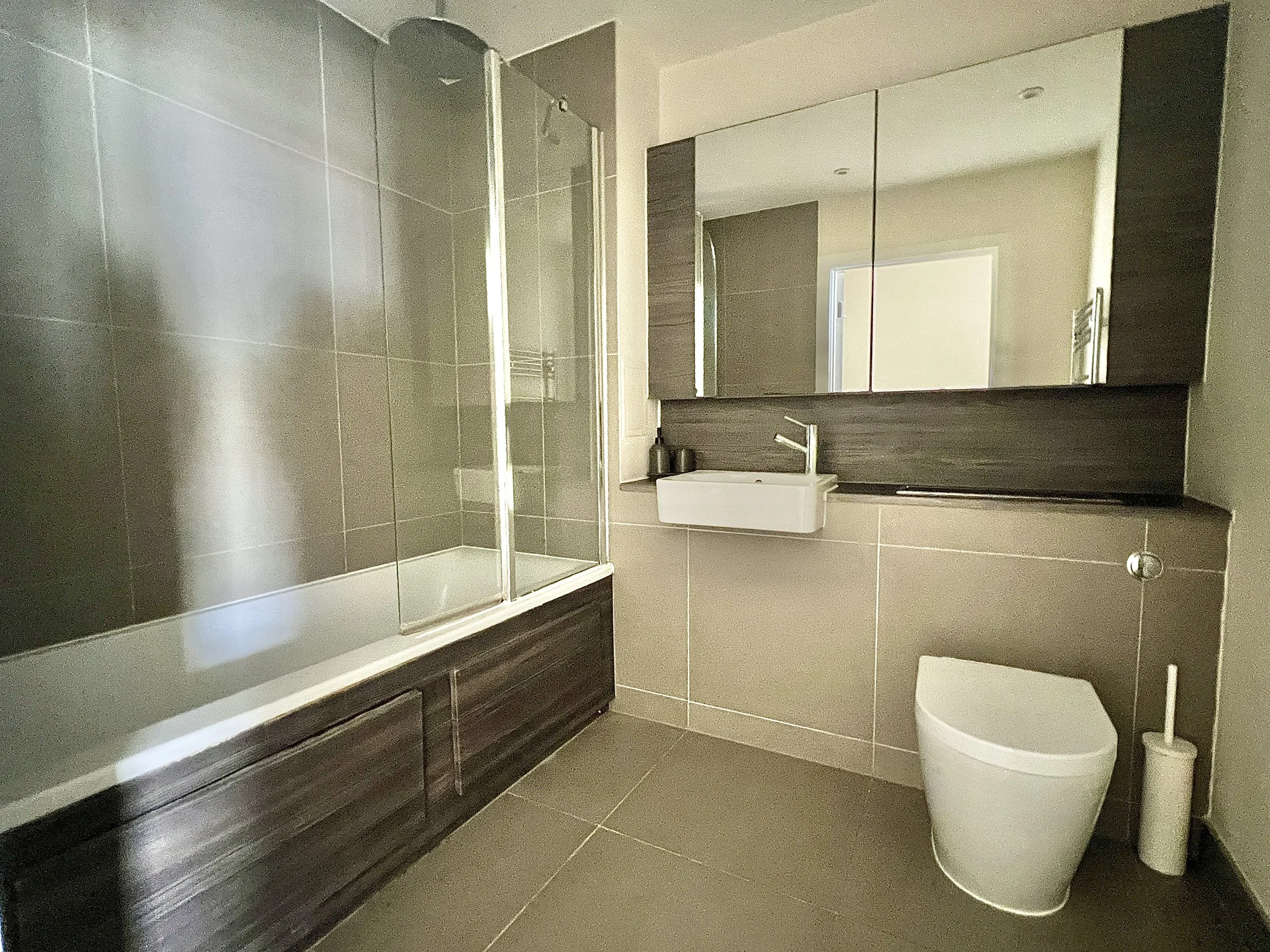 1 bedroom flat - Ravilious House