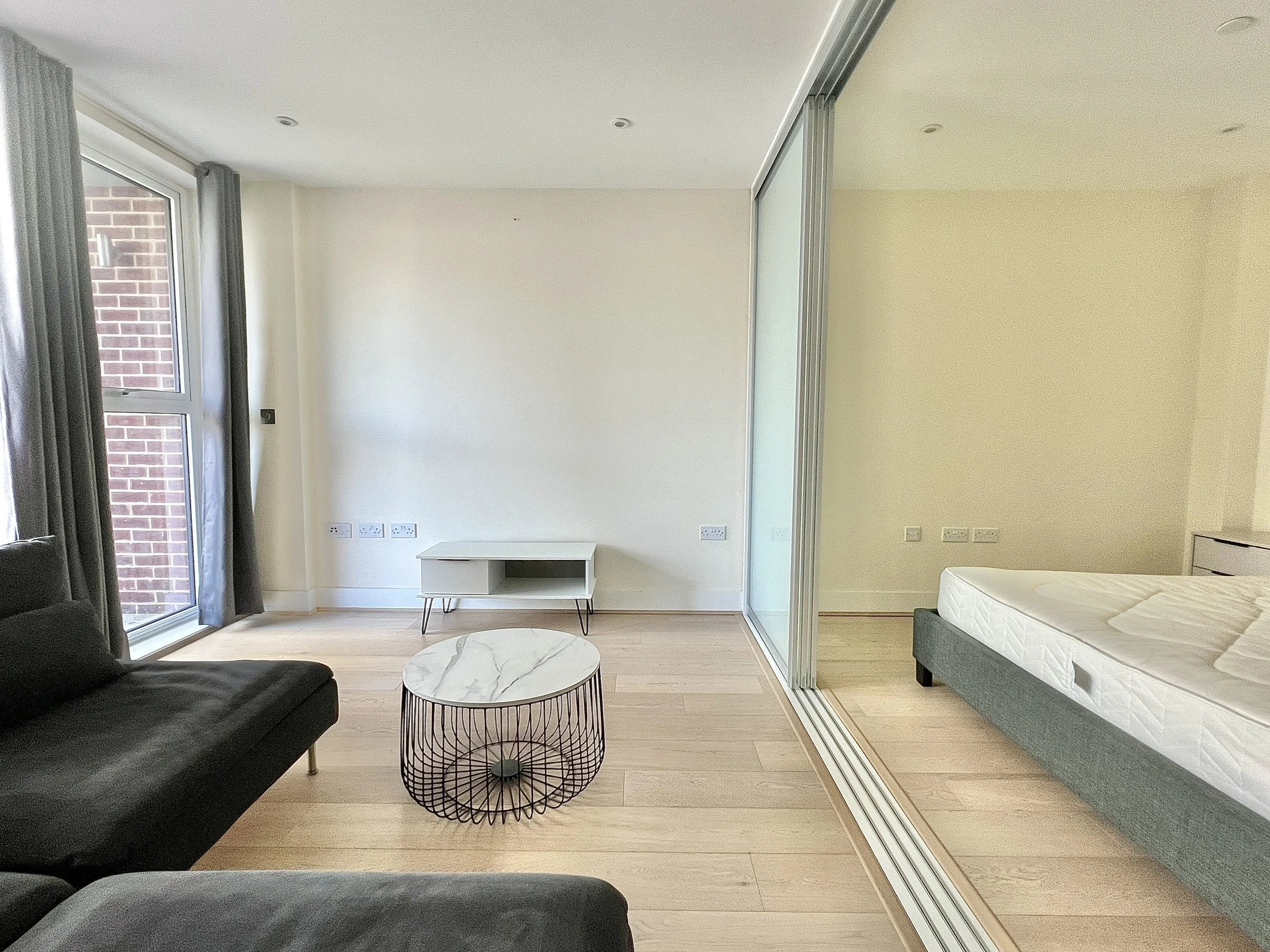 1 bedroom flat - Ravilious House