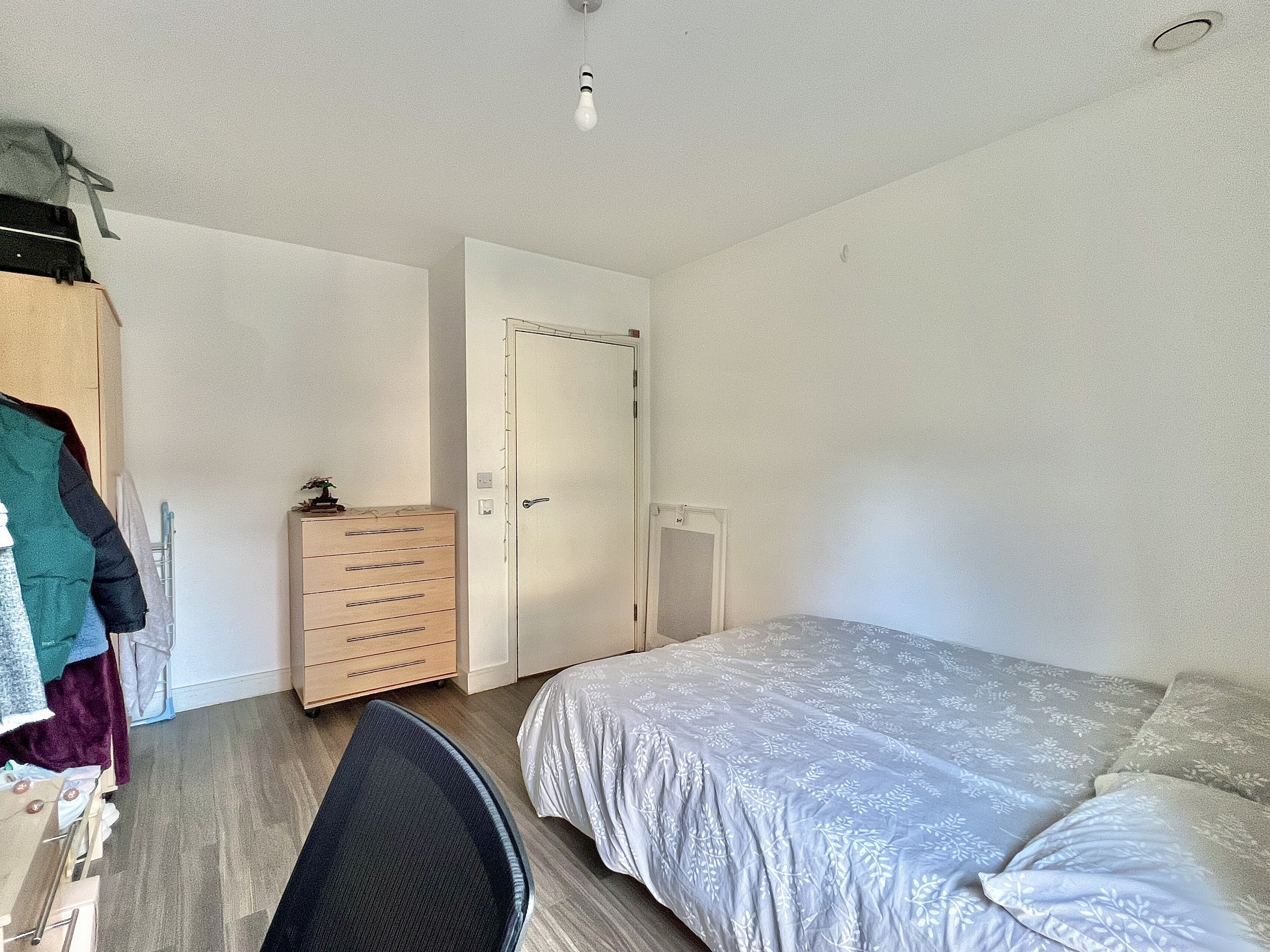 2 Bedrooms Flat - Copenhagen Court