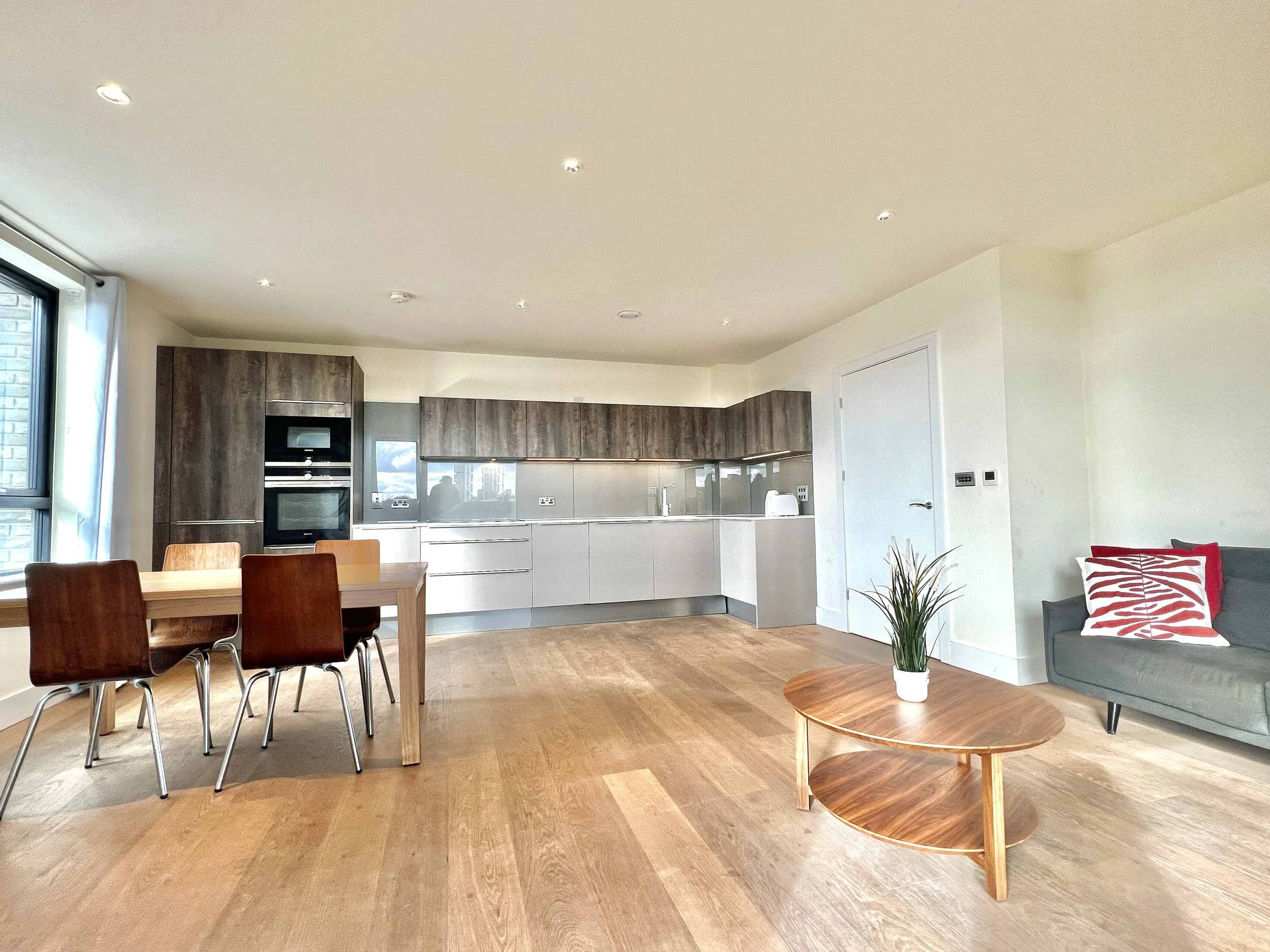 3 Bedrooms flat Battersea Power Station