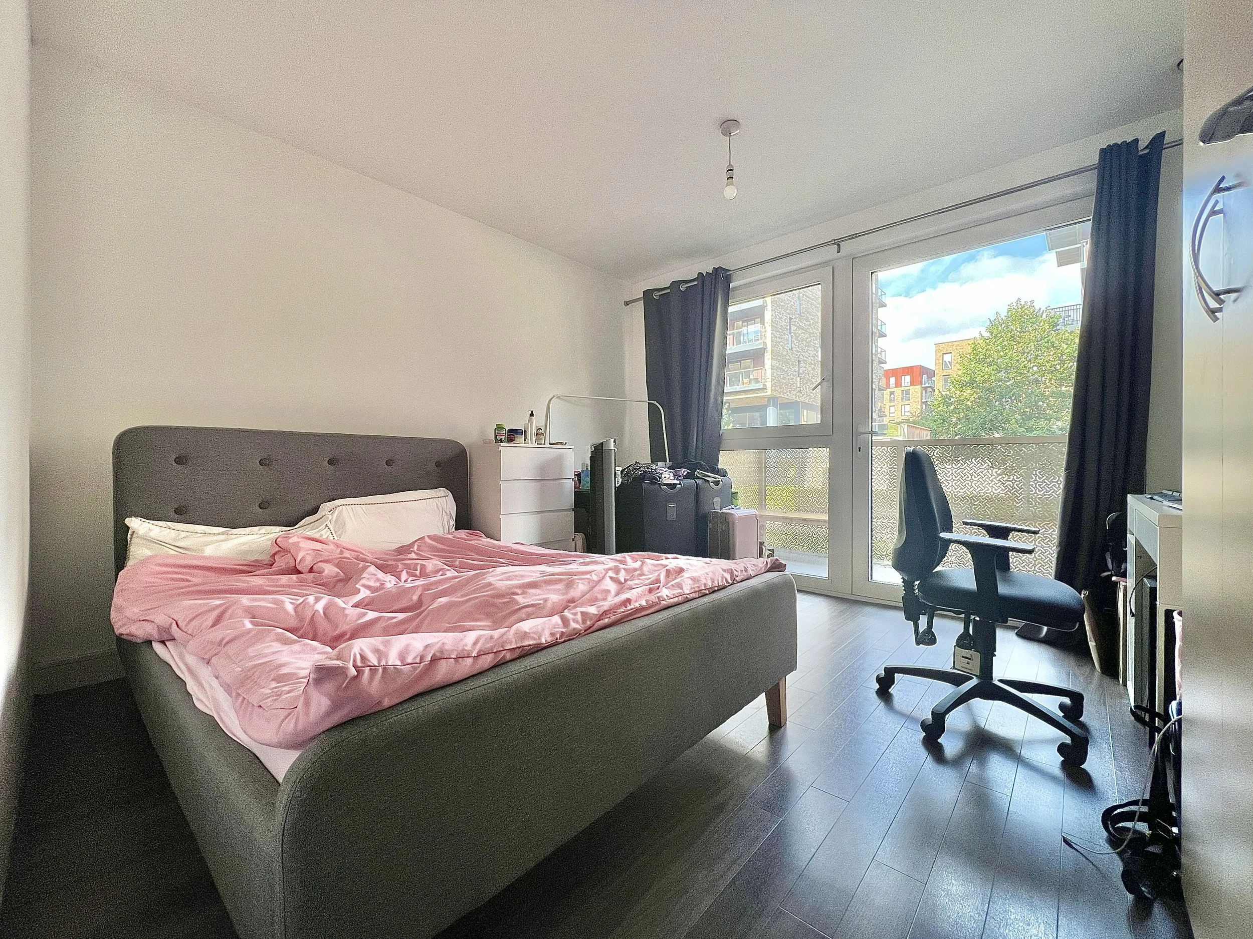 2 Bedrooms Flat - Copenhagen Court