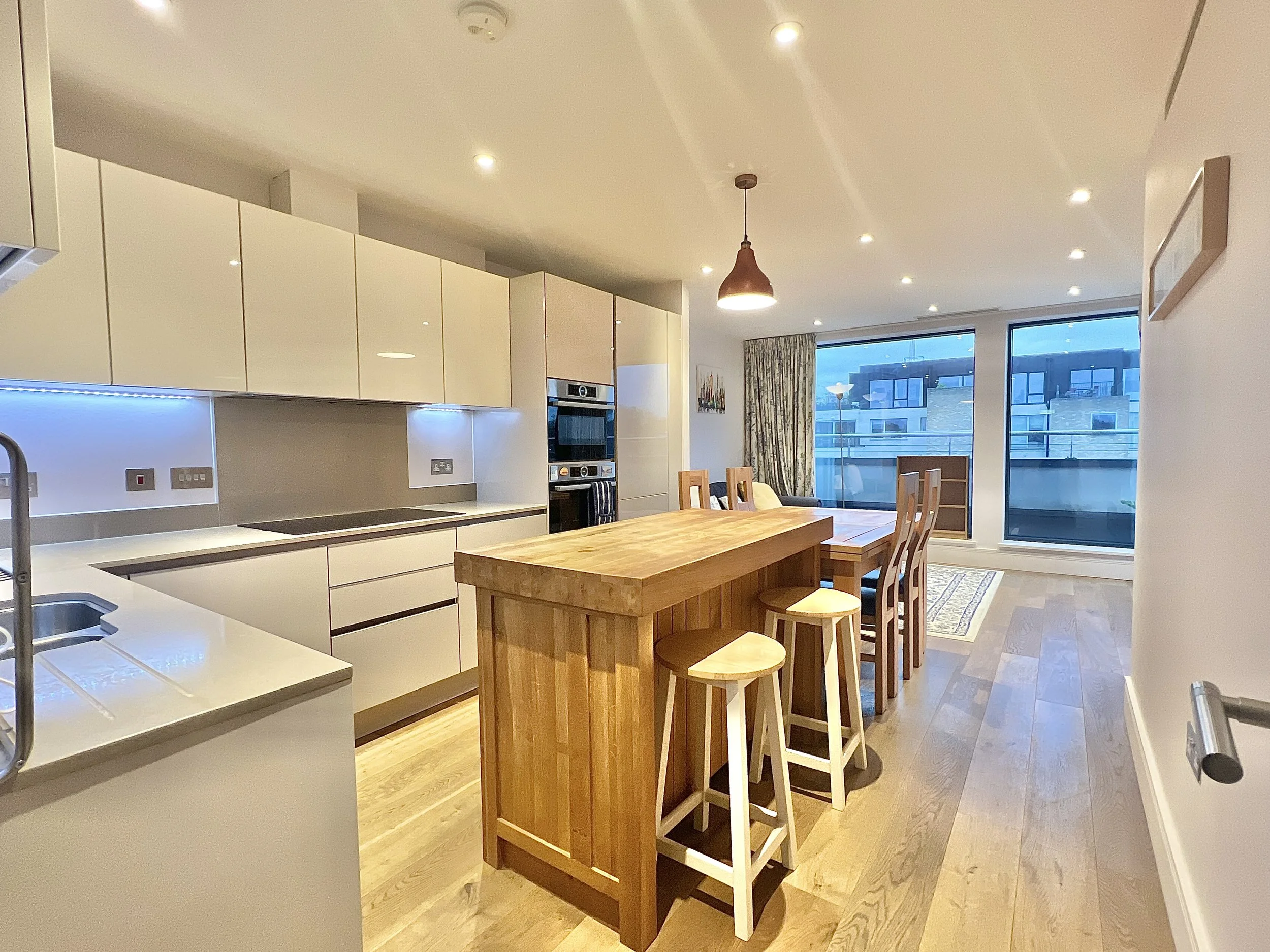 3 bedrooms penthouse - Camden High Street