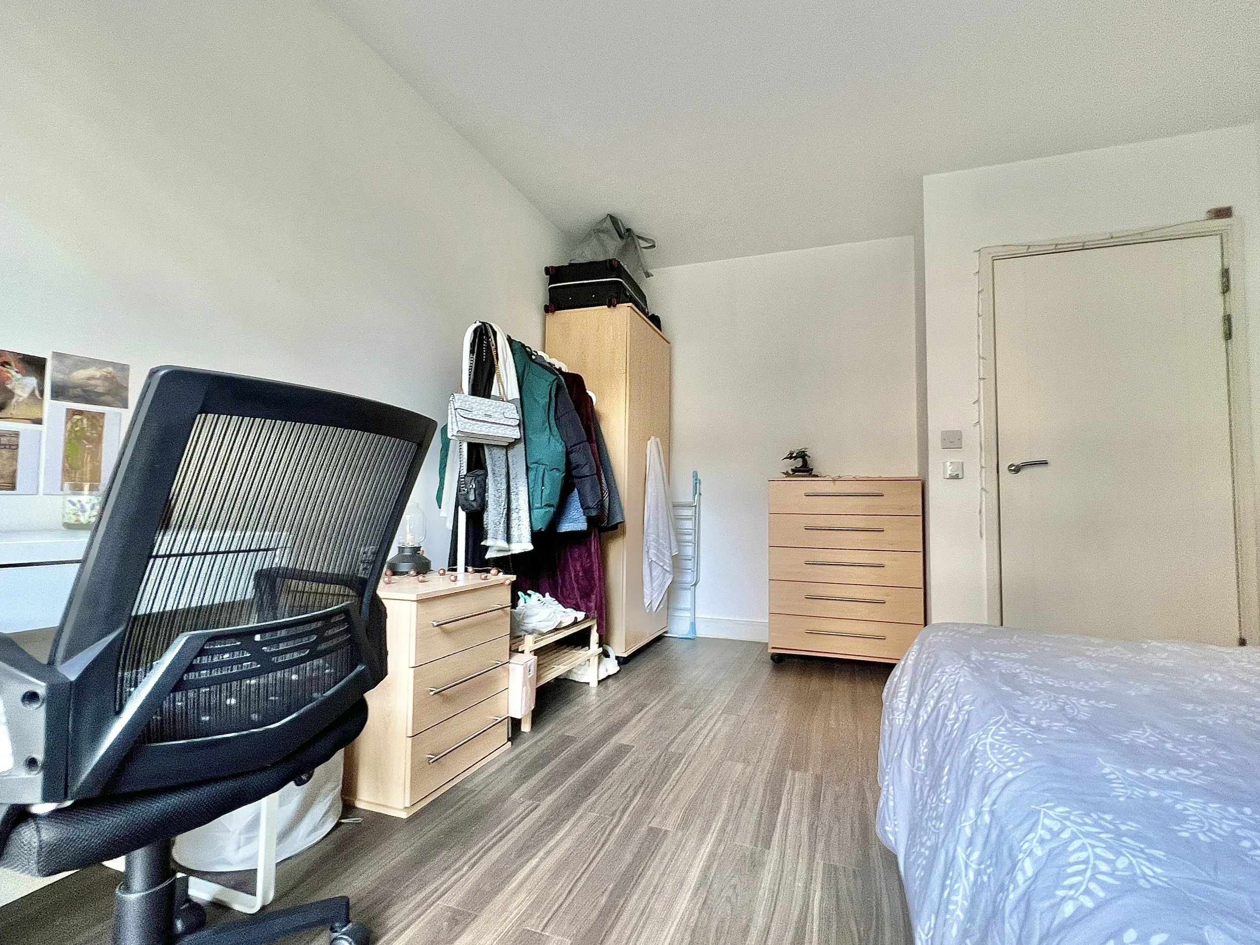 2 Bedrooms Flat - Copenhagen Court